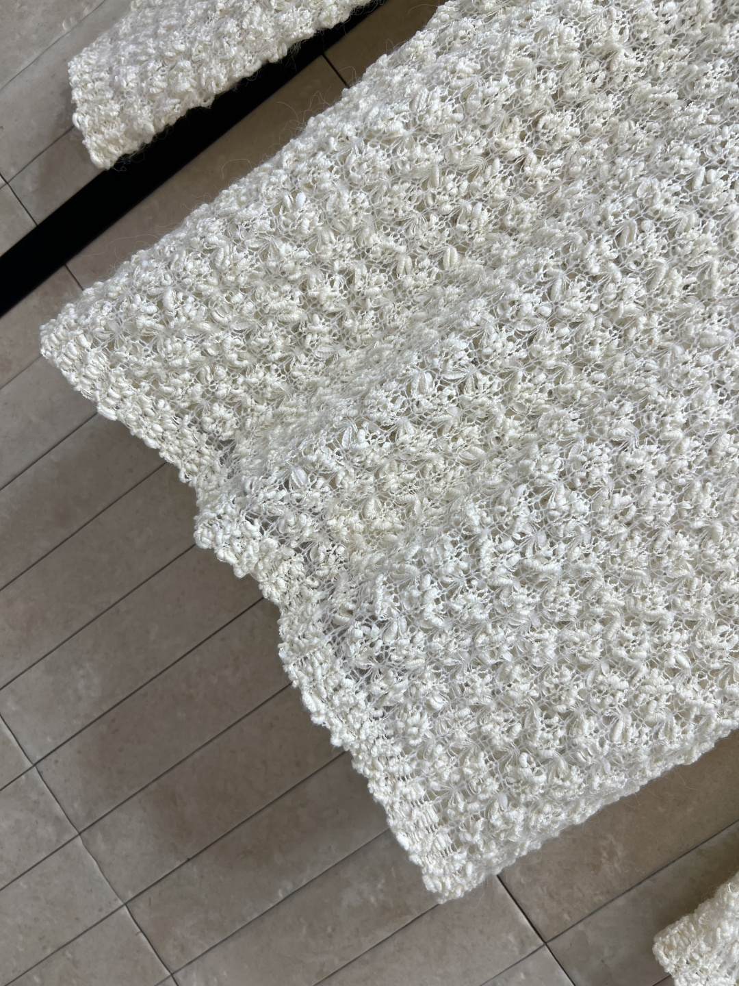 小香家 25早秋新款 腰带装饰针织罩衫 中间大logo点缀 1秒的吸睛抢镜 配送腰带收腰 简约又大牌  