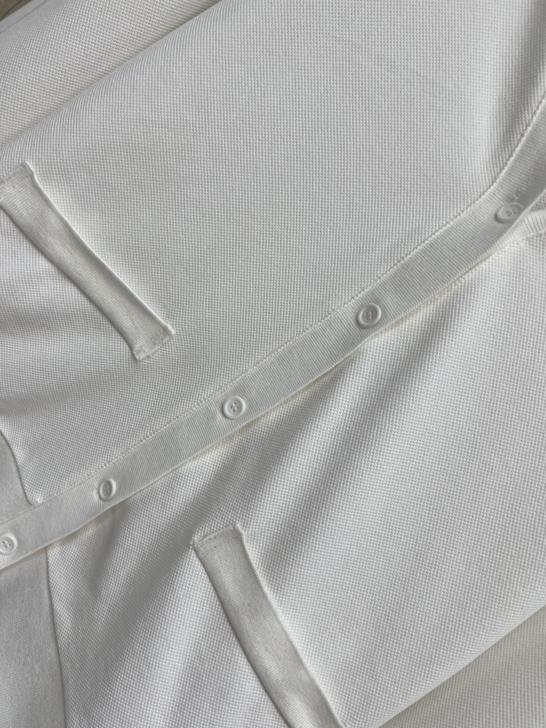 G家 25早秋冬新款 V领长袖开衫 衣袖品牌经典红绿织带 点缀大气时髦 耐看好穿 宽松的直身版型  松弛