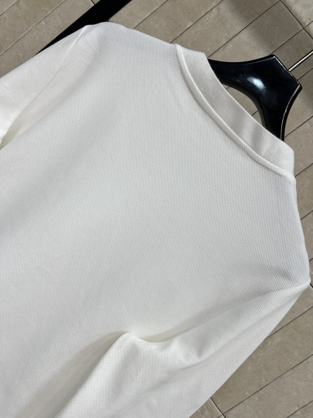 G家 25早秋冬新款 V领长袖开衫 衣袖品牌经典红绿织带 点缀大气时髦 耐看好穿 宽松的直身版型  松弛