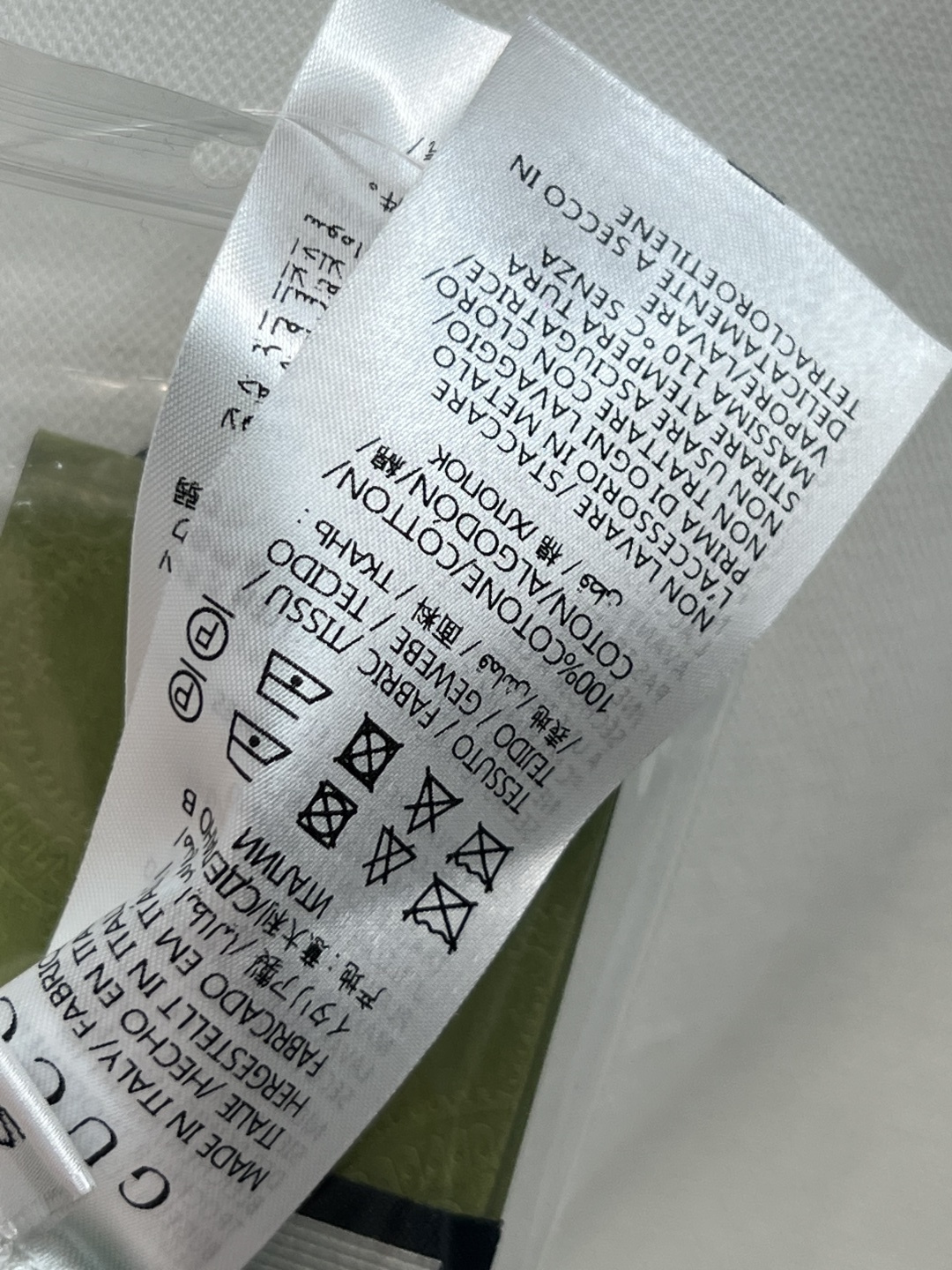 G家 25早秋新款 圆领长袖卫衣 领口.衣袖.下摆经典的红绿织带标识 纯白色系圆领宽松套头卫衣 经典耐看