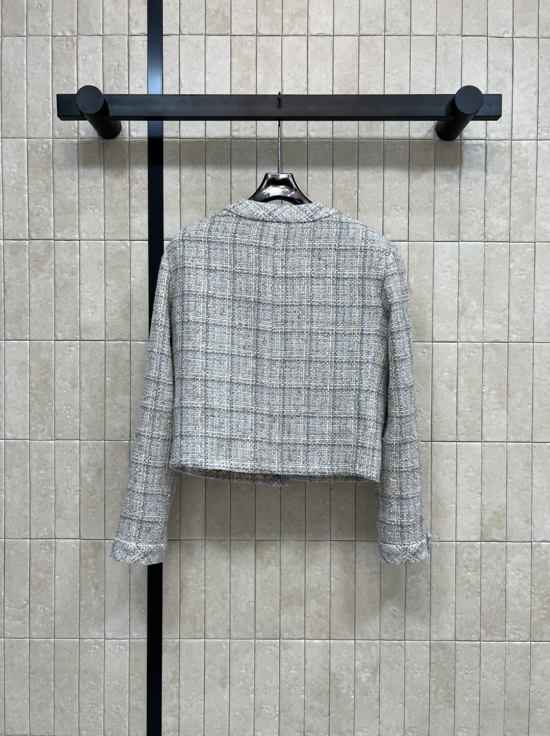 小香家 25早秋新款 格纹粗花呢V领短款外套 自带法式的名媛范 V领短款修身版型 上身气质又少女感十足 