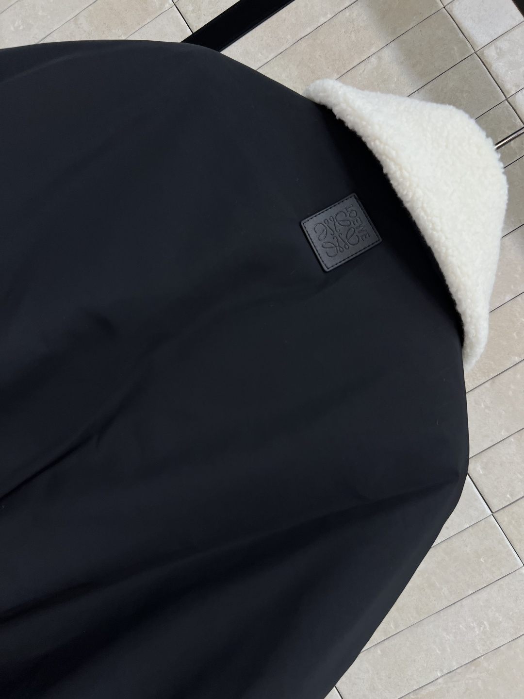 LW家 25秋冬新款 羊毛绒翻领皮扣面包服 上身立马显瘦又气质优雅 高个子小个子都能轻松驾驭 立体的修身