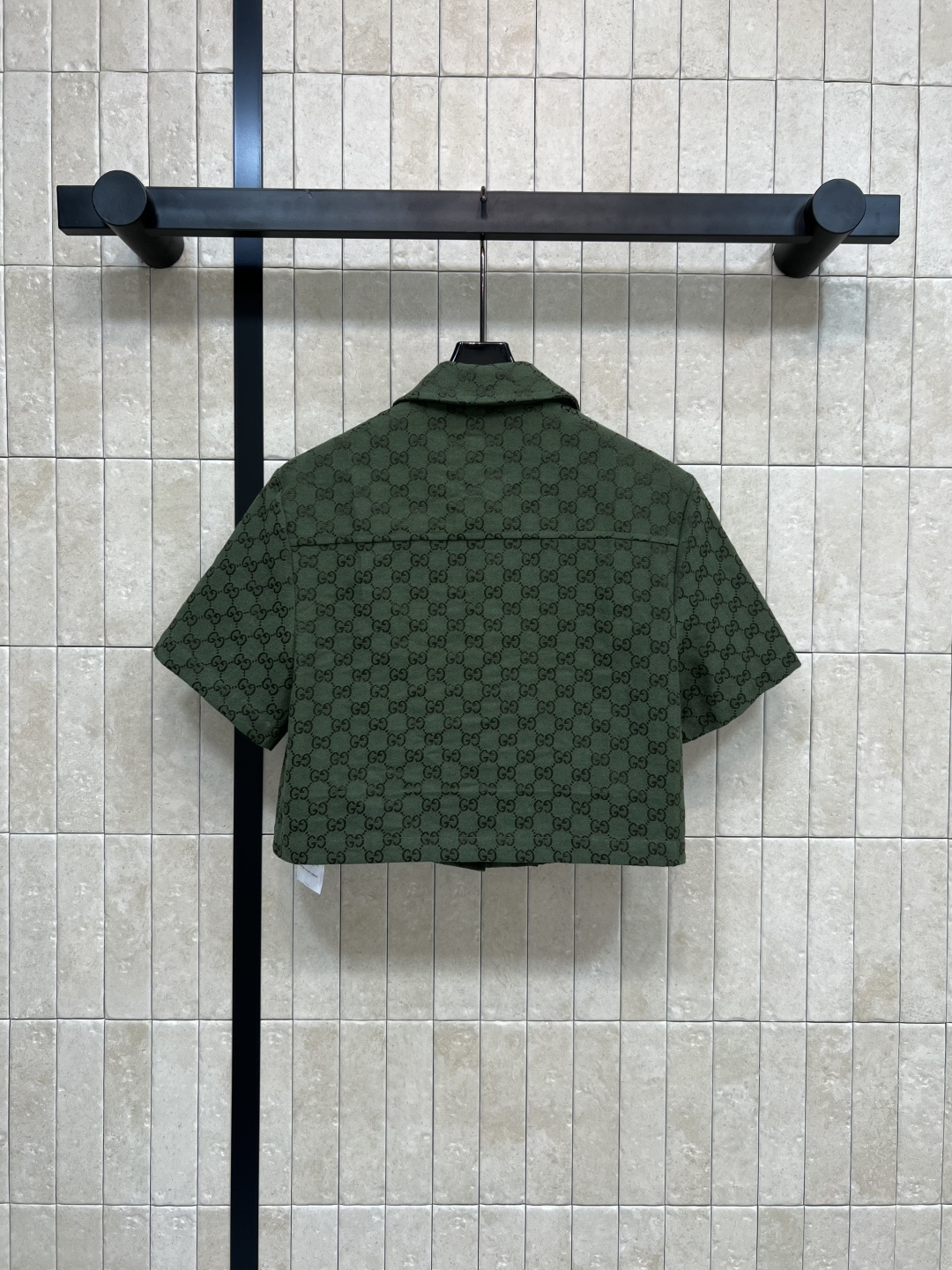 G家 25早秋新款 绿色双G提花系列 翻领短款短袖衬衣 经典满印的GG提花外套 喜欢老花的一定不要错过 