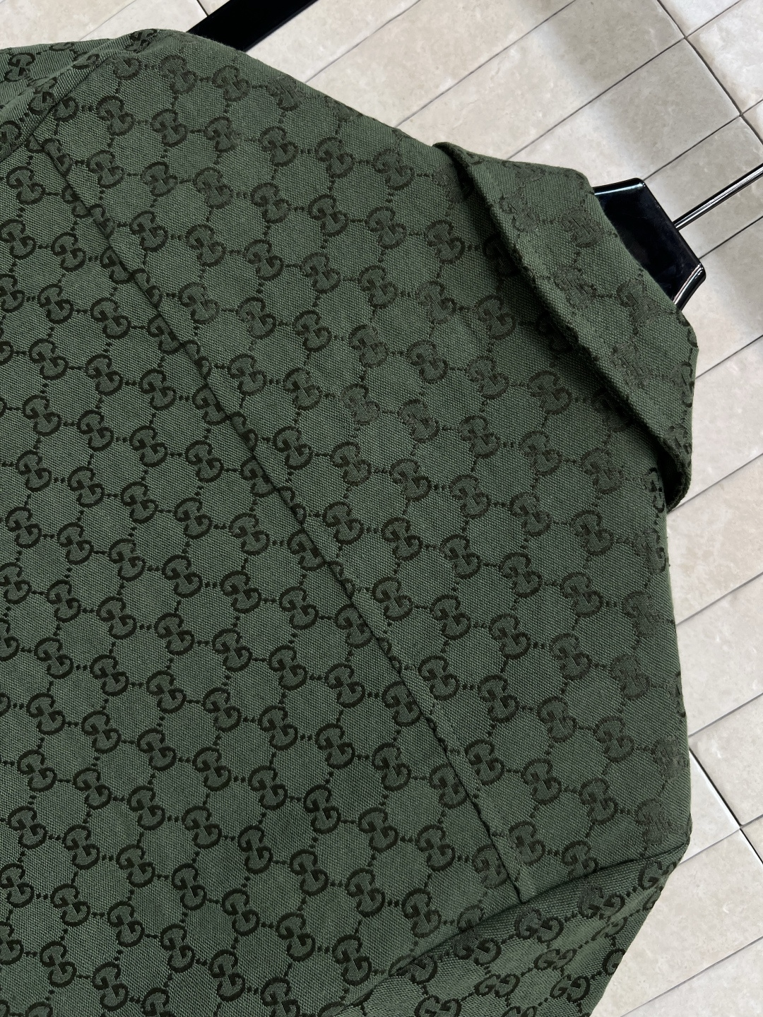 G家 25早秋新款 绿色双G提花系列 翻领短款短袖衬衣 经典满印的GG提花外套 喜欢老花的一定不要错过 