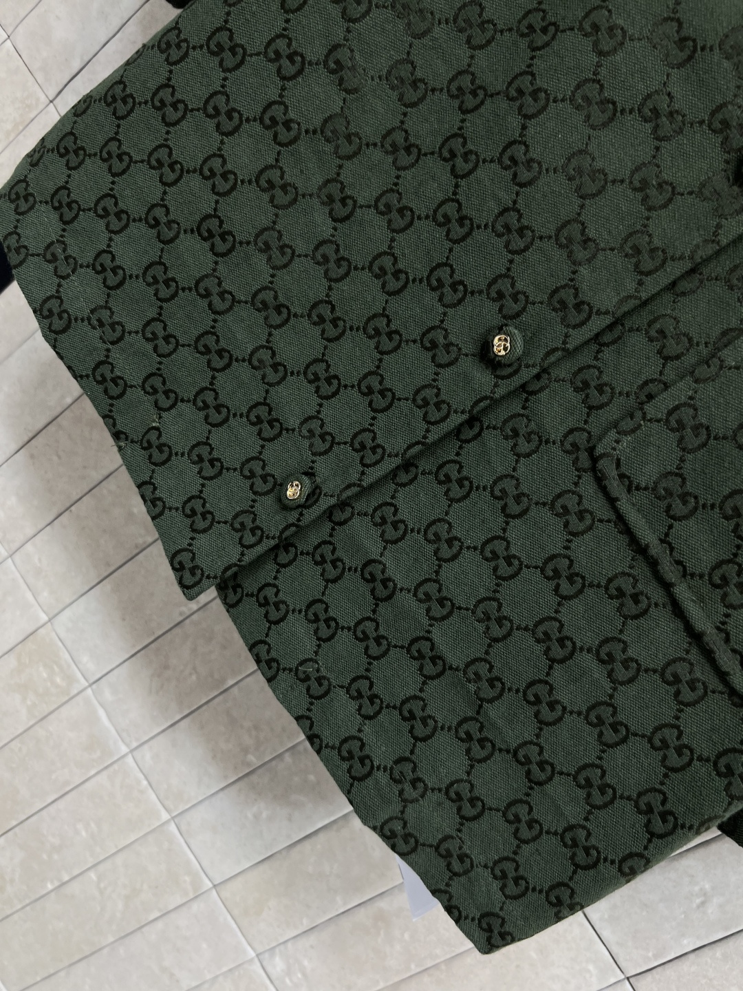 G家 25早秋新款 绿色双G提花系列 翻领短款短袖衬衣 经典满印的GG提花外套 喜欢老花的一定不要错过 
