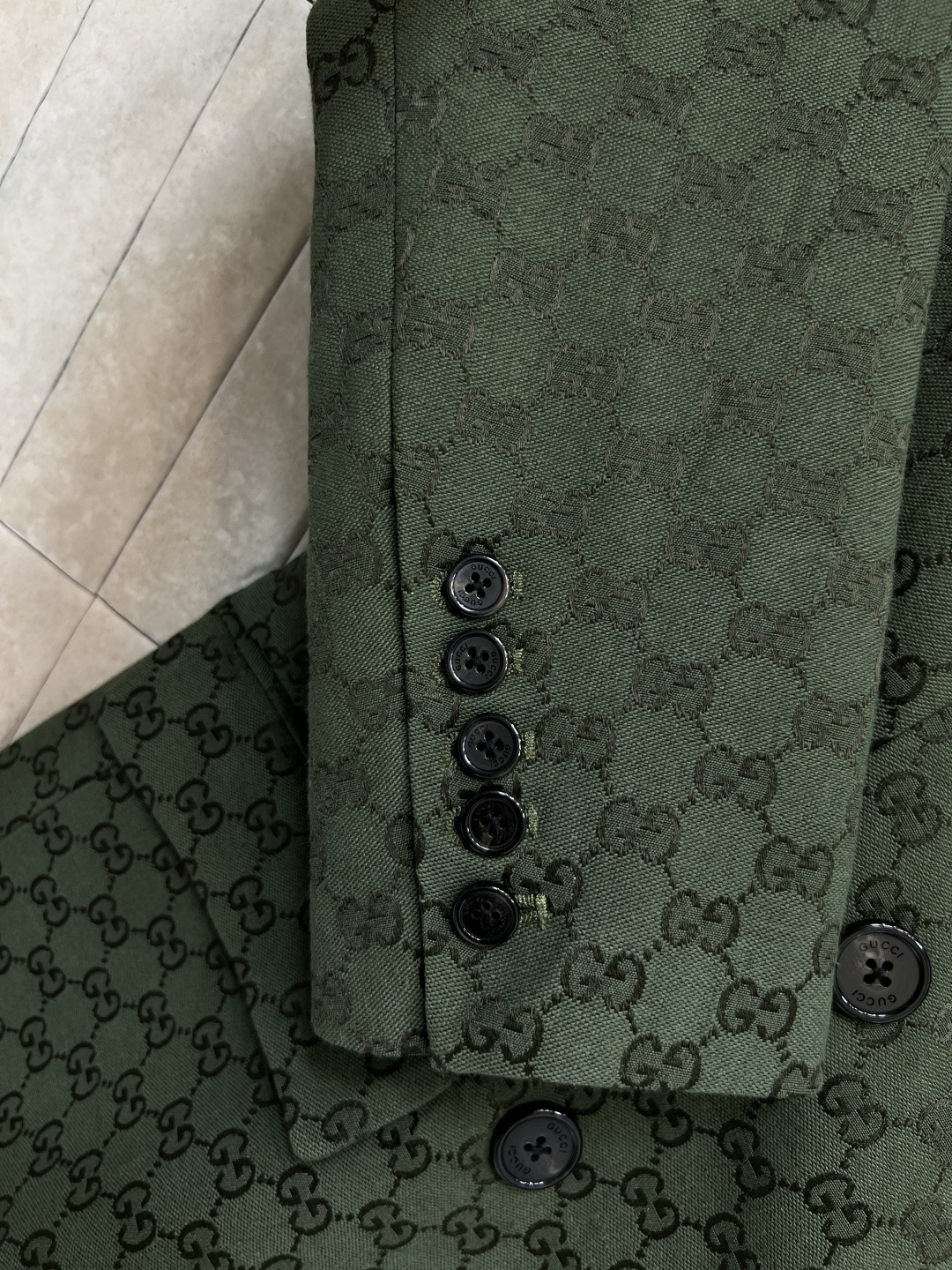 G家 25早秋新款 绿色双G提花系列 翻领西装外套 经典满印的GG提花外套 喜欢老花的一定不要错过 巨抬
