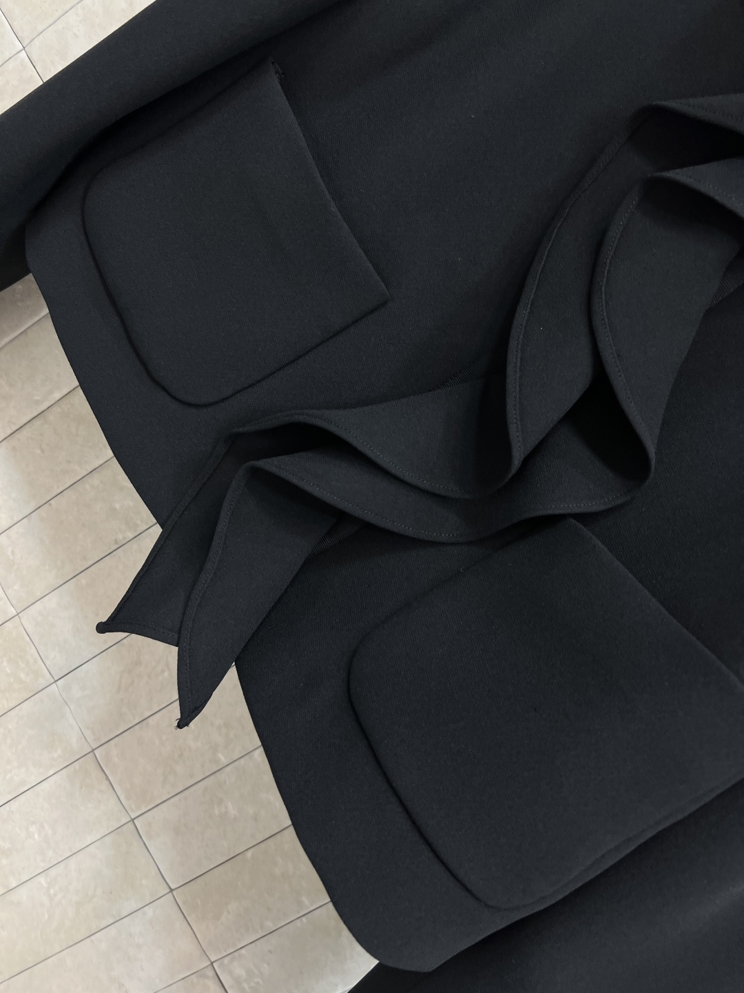 D家 25早秋新款 荷叶花边领短款西装 可拆卸荷叶花边小立领设计 带里衬垫肩设计 做工无可挑剔 经典剪裁