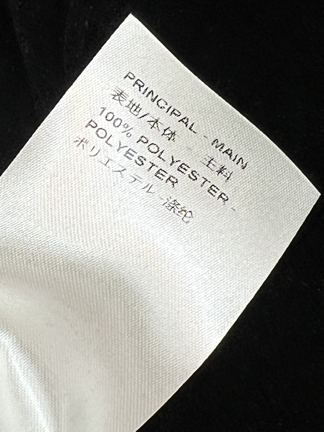 L家 25早秋新款 丝绒西装外套 黑色丝绒自带光泽感 面料超级显高级 定制金锁扣的点缀加入使整体更加时髦