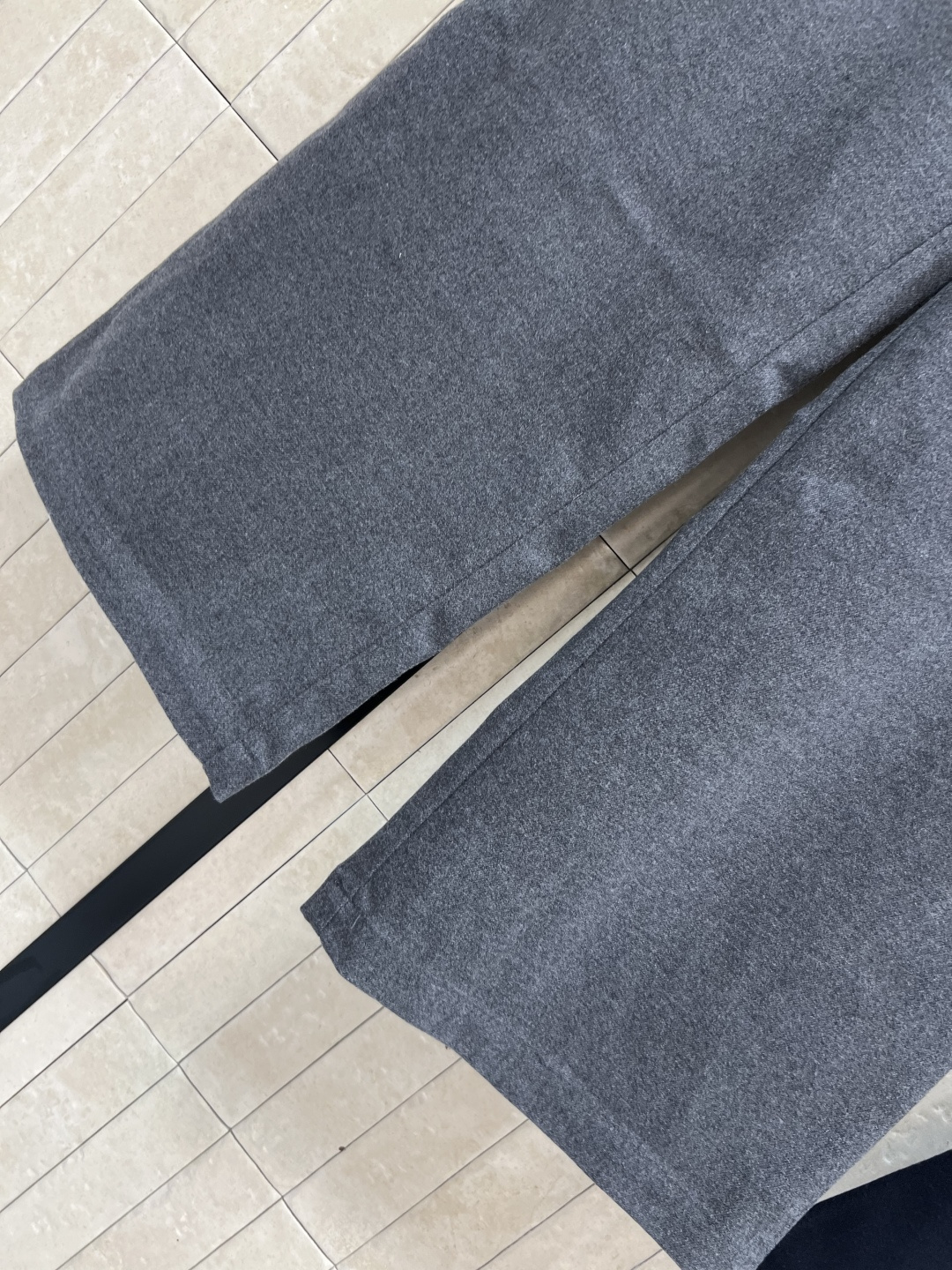 MIu家25早秋新款 松紧高腰休闲裤 松紧腰系绳腰节设计 阔腿的直筒裤型 轻松的穿出大长腿 搭配小短款的