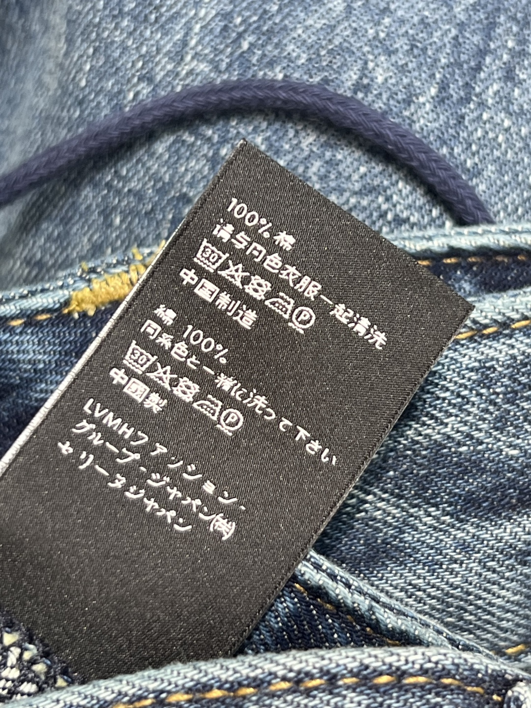 25早秋新款 气球牛仔裤 高腰宽松直筒设计 上身藏肉又显瘦 任何腿型都能轻松驾驭 渐变的洗水工艺打造出层