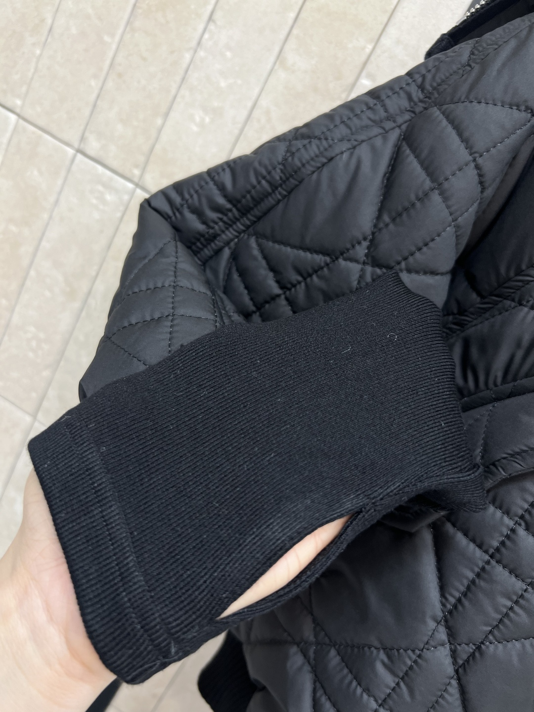 D家 25早秋新款 藤格纹摇粒绒夹克 摇粒绒披肩领拉链短款版型 衣袖拼接松紧长袖+下摆松紧收腰 吸睛亮眼