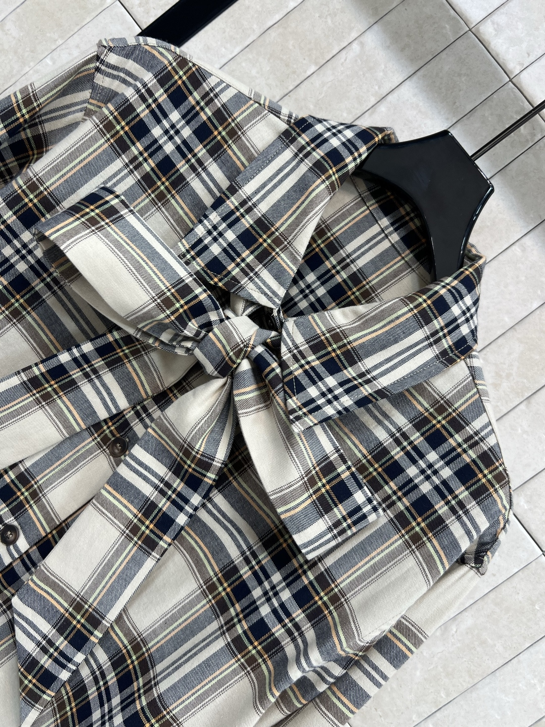 25早秋新款 经典格纹翻领系带衬衫 好穿不厌的经典格子 YB是男款 其实女孩子穿更好看 慵懒随意BF风 