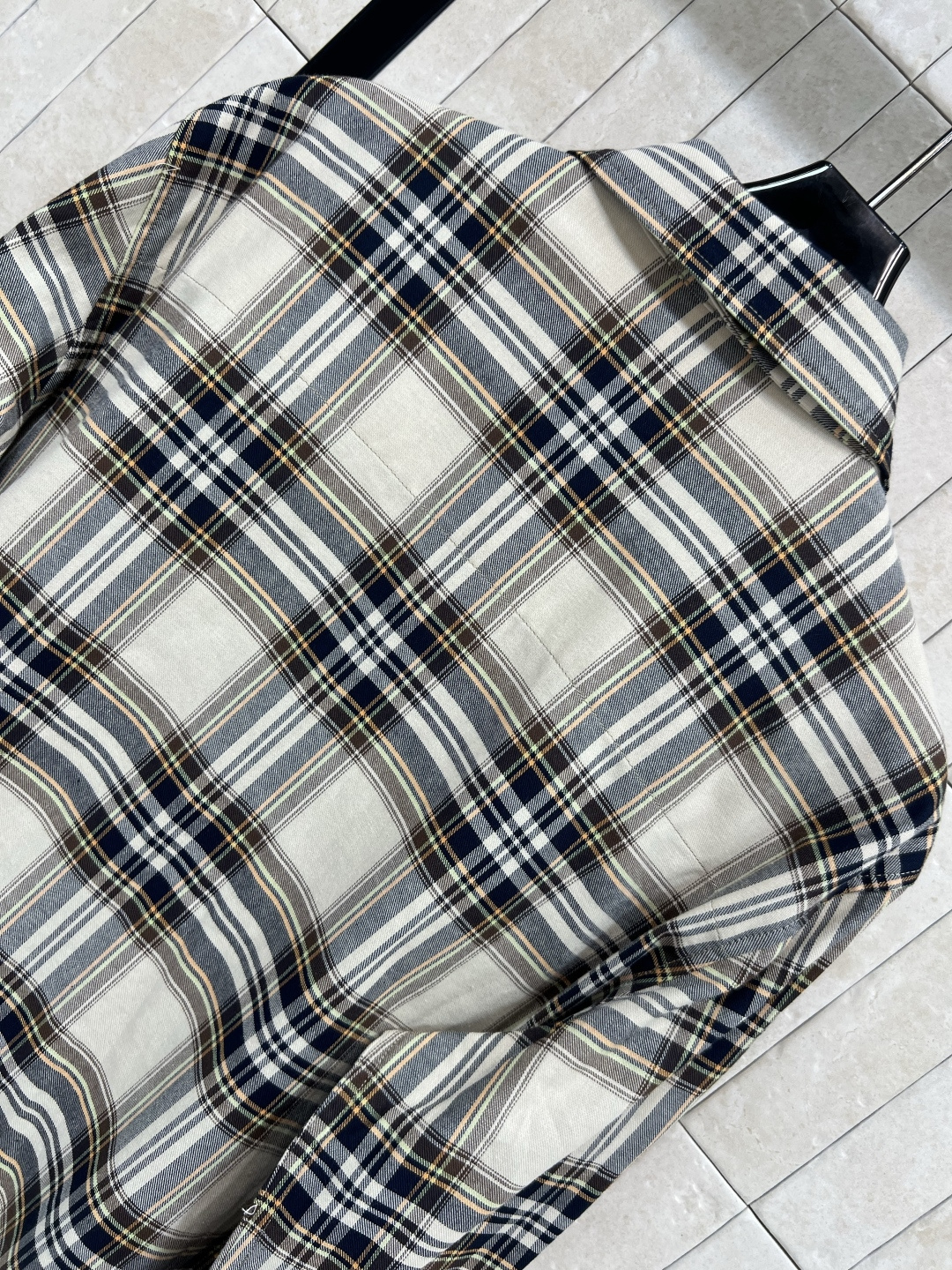 25早秋新款 经典格纹翻领系带衬衫 好穿不厌的经典格子 YB是男款 其实女孩子穿更好看 慵懒随意BF风 