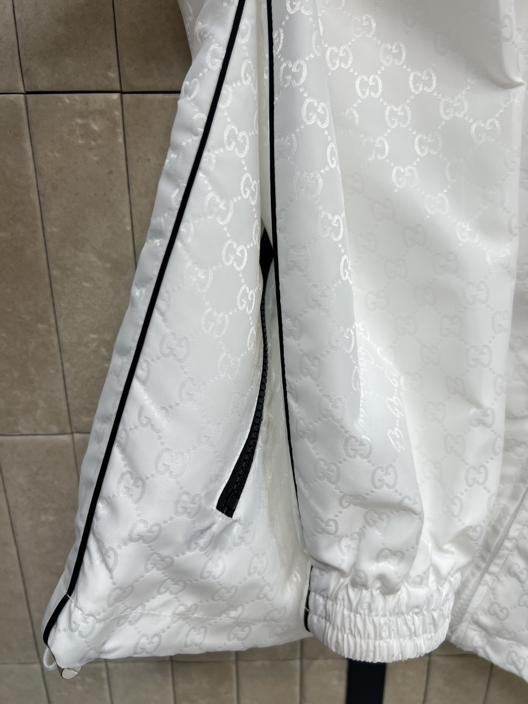 G家 25早春新款 双G提花尼龙运动套装 立领拉链外套+松紧腰束脚运动裤 一套上身时髦有型 高人气的再生