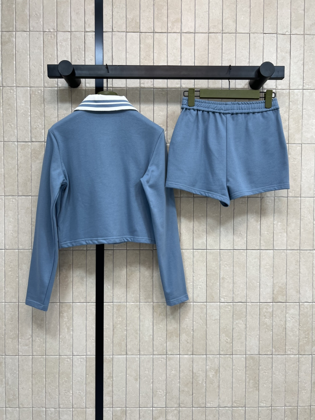 G家 25早秋新款 双层领卫衣短裤套装 蓝色尽显优雅活力 Polo领 撞色可拆卸的双层领设计 精致同时又