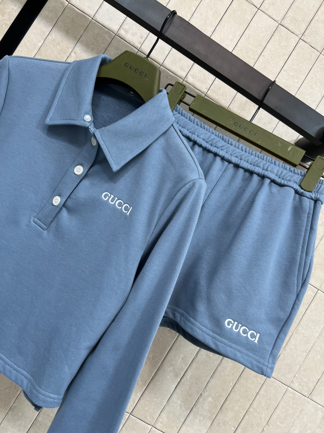 G家 25早秋新款 双层领卫衣短裤套装 蓝色尽显优雅活力 Polo领 撞色可拆卸的双层领设计 精致同时又