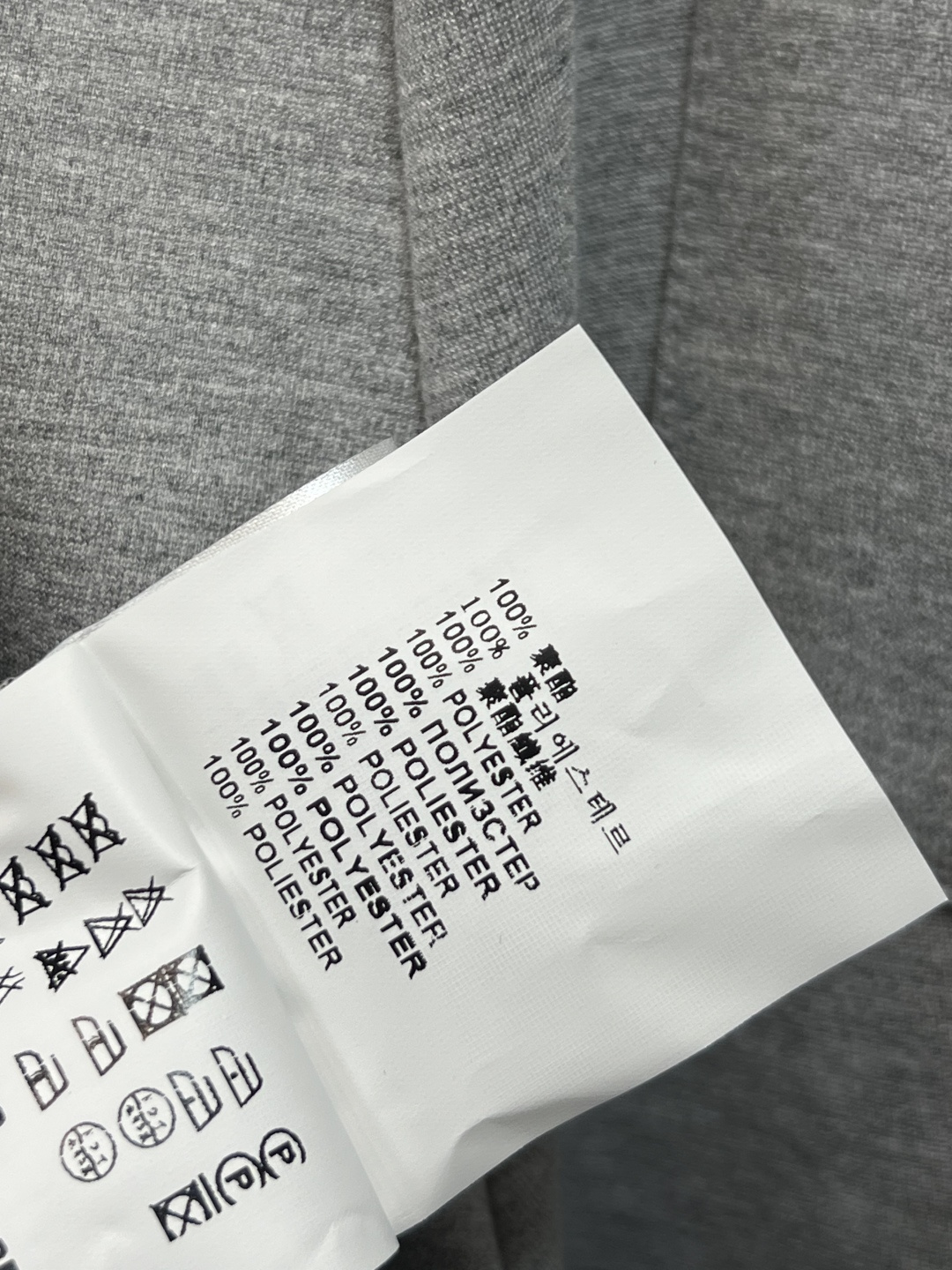 MIu家 25早秋新款 双面穿连帽休闲外套+高腰休闲裤 一面是经典卫衣面料胸前刺绣logo点辍  另一面