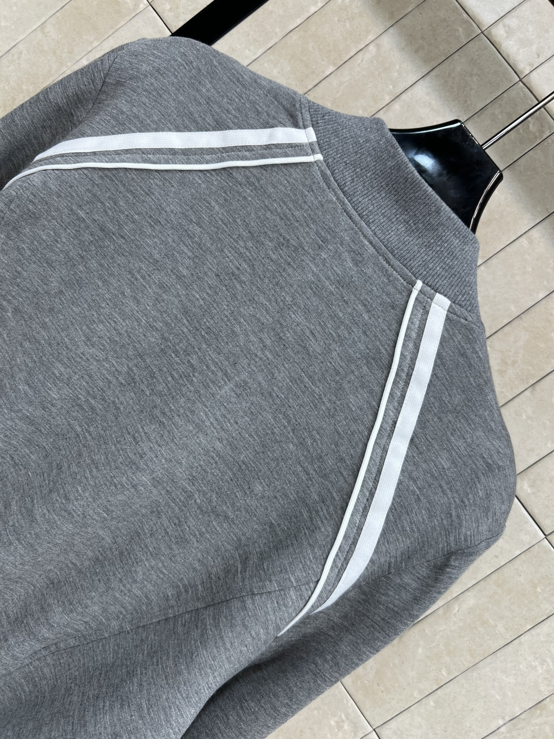 PD家 25早秋新款 小立领休闲外套 小宽松版型酷帅有型  双向拉链做的品牌Logo点缀 简约设计打造高