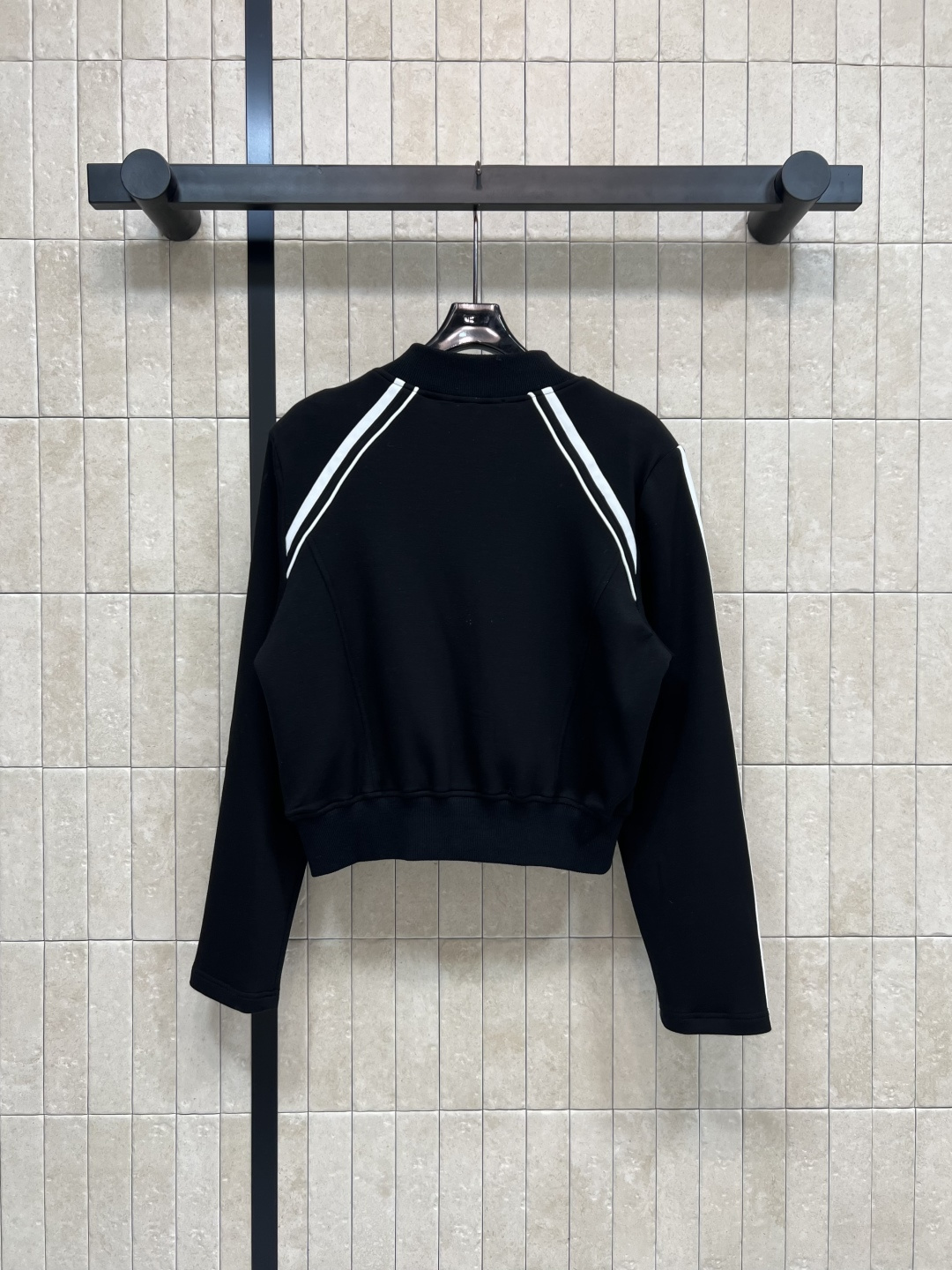 PD家 25早秋新款 小立领休闲外套 小宽松版型酷帅有型  双向拉链做的品牌Logo点缀 简约设计打造高