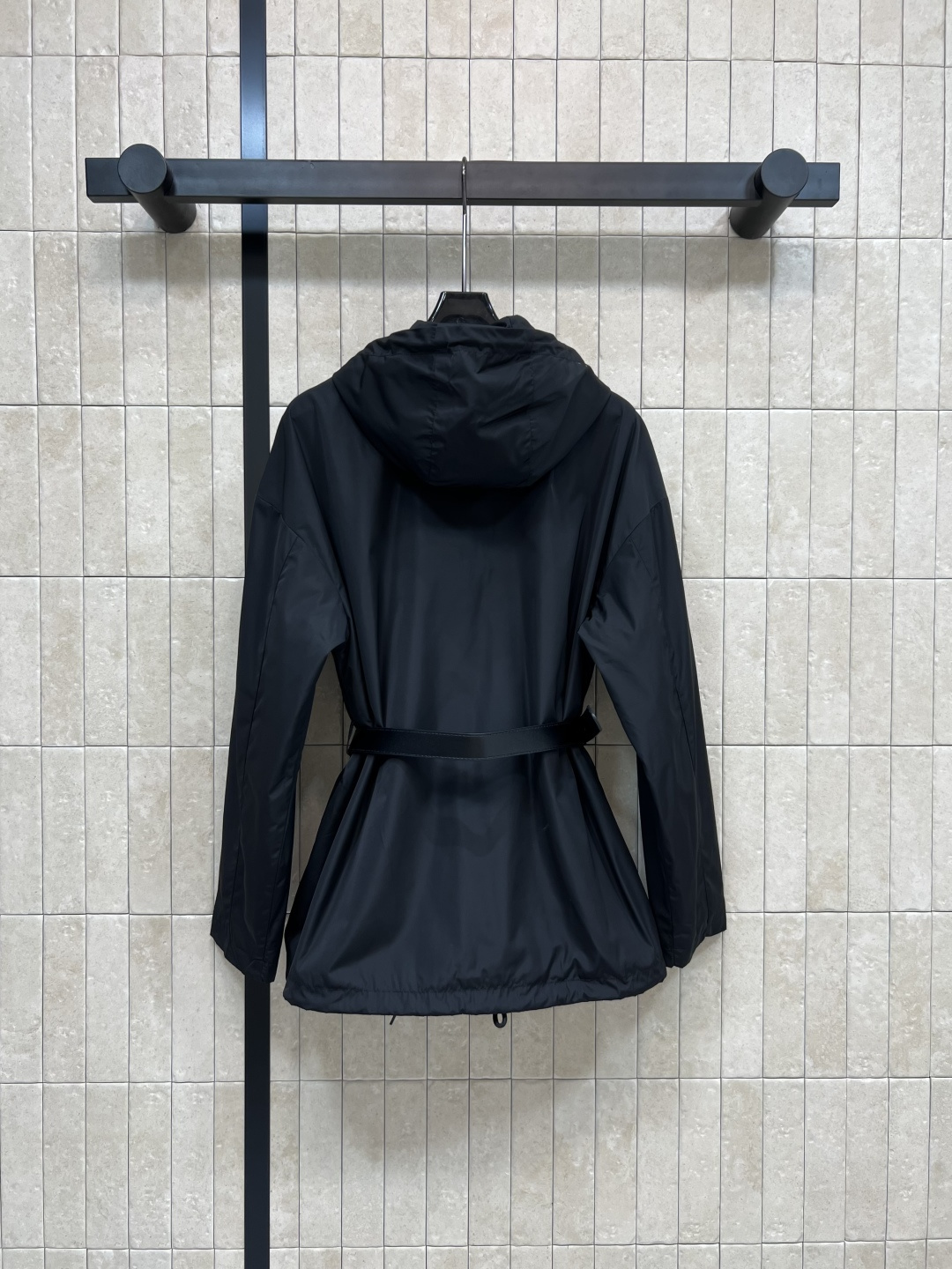 PD家25早秋新款 连帽腰带收腰尼龙外套 定制防水尼龙面料 质感超赞 宽松休闲版型  时髦帅气可甜可盐 
