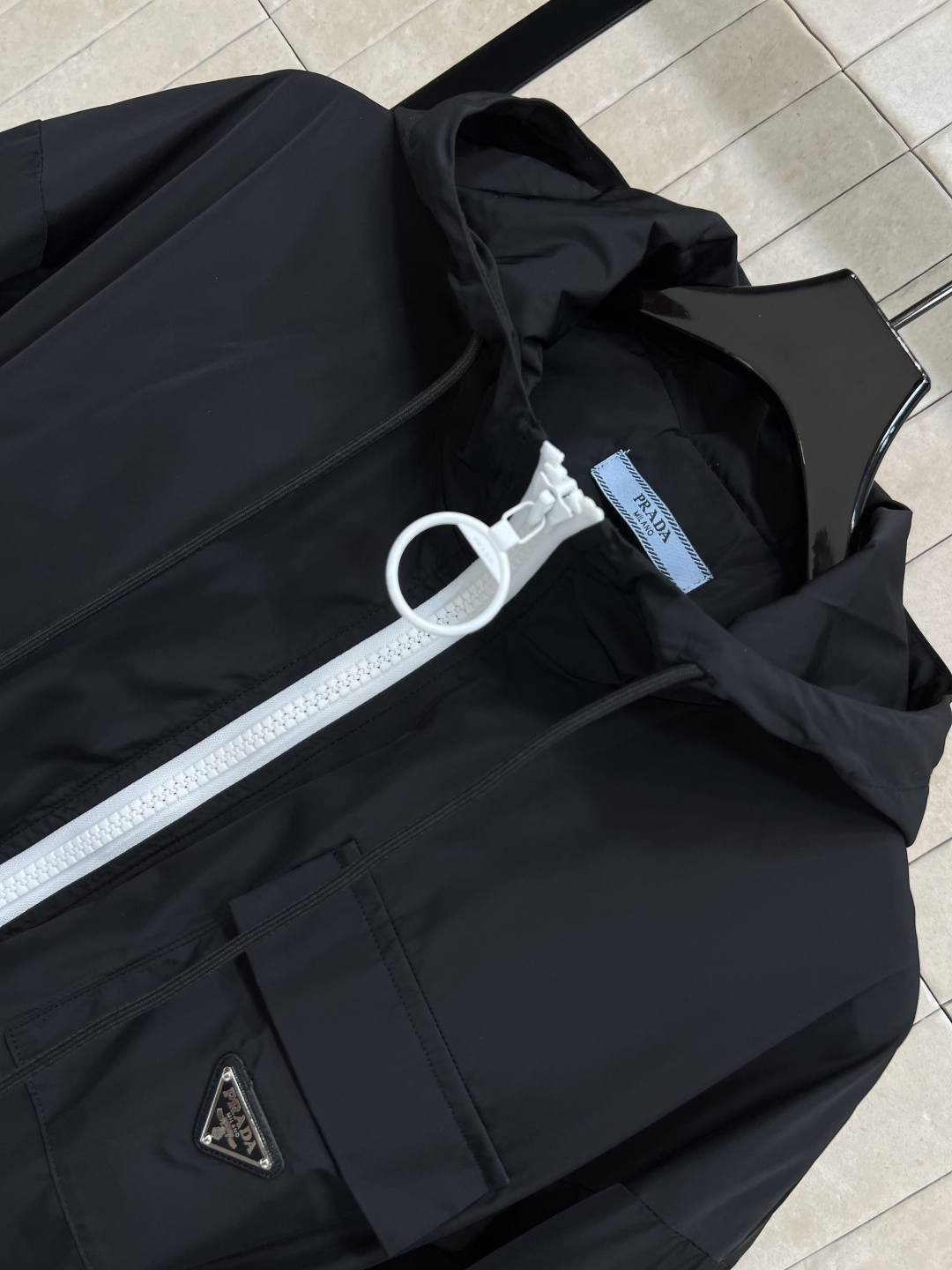 PD家25早秋新款 连帽腰带收腰尼龙外套 定制防水尼龙面料 质感超赞 宽松休闲版型  时髦帅气可甜可盐 