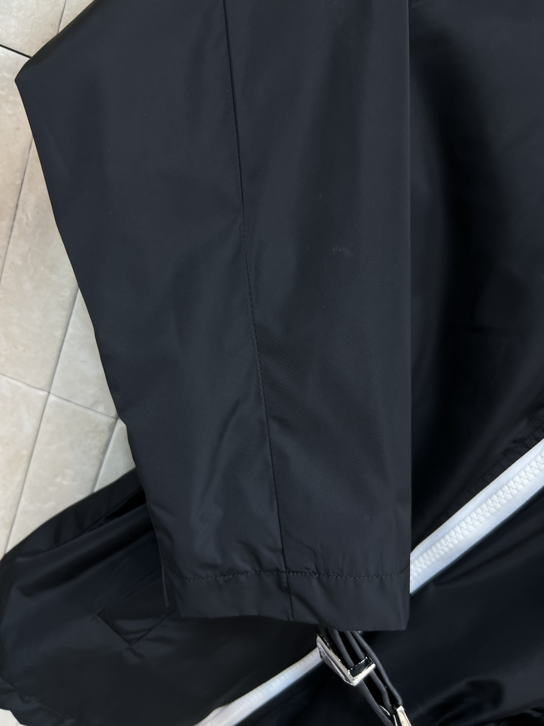 PD家25早秋新款 连帽腰带收腰尼龙外套 定制防水尼龙面料 质感超赞 宽松休闲版型  时髦帅气可甜可盐 