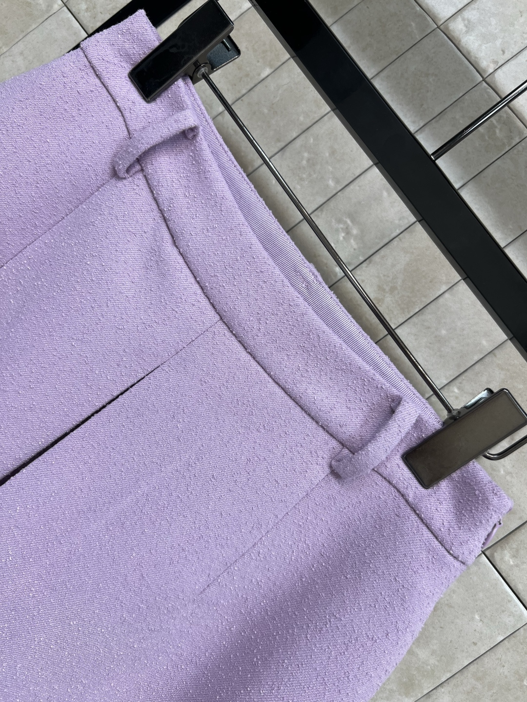 D家 25早秋新款 圆领短款毛呢上衣+ 毛呢高腰压褶半身裙 简约大方的设计打造高级成衣 定制CD珍珠扣点