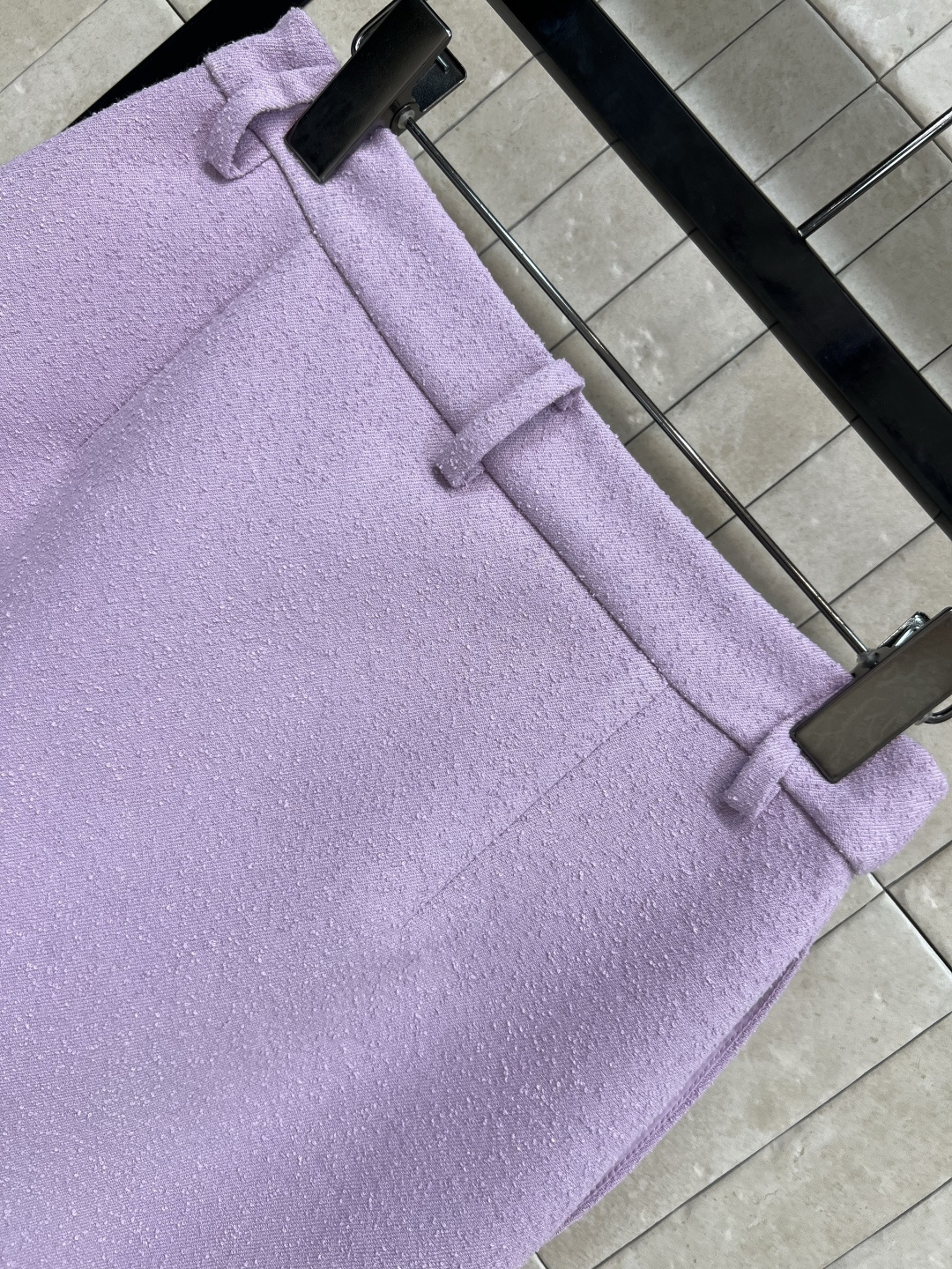 D家 25早秋新款 圆领短款毛呢上衣+ 毛呢高腰压褶半身裙 简约大方的设计打造高级成衣 定制CD珍珠扣点