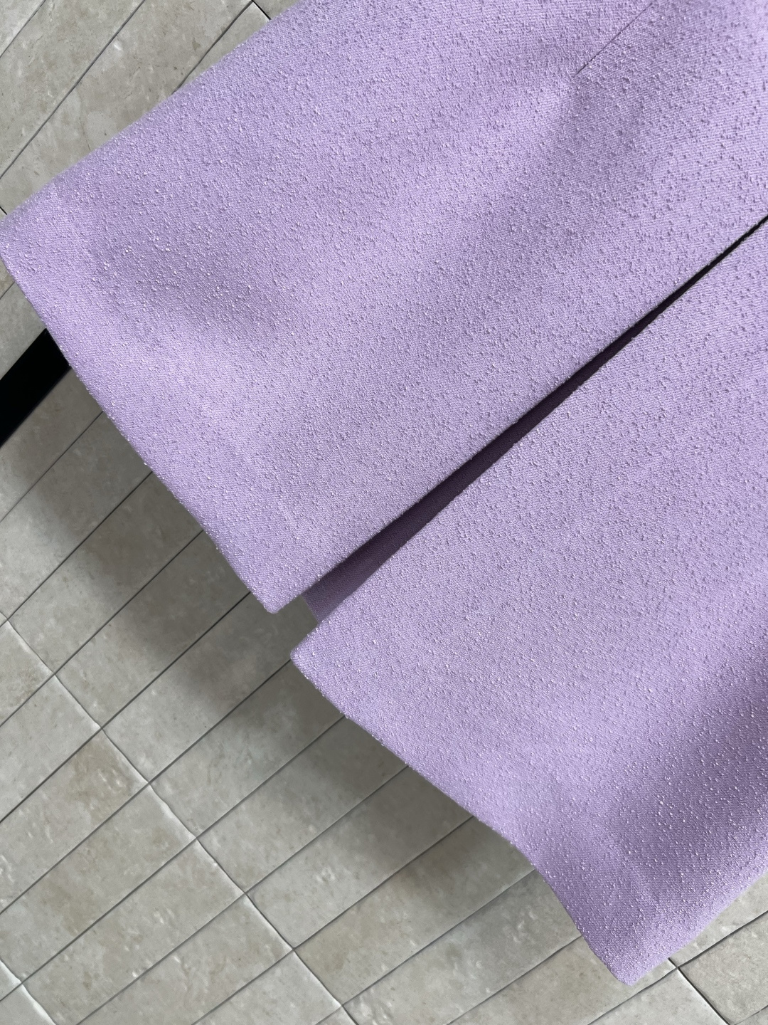 D家 25早秋新款 圆领短款毛呢上衣+ 毛呢高腰压褶半身裙 简约大方的设计打造高级成衣 定制CD珍珠扣点