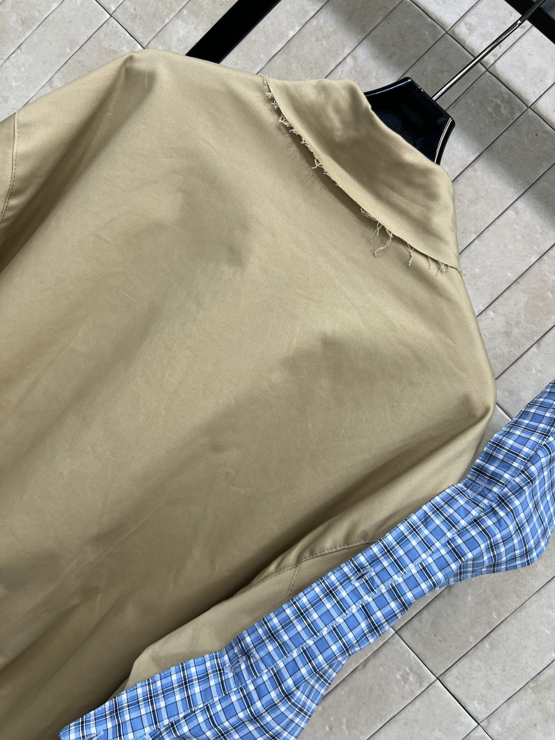 Miu 25早秋新款 拼接格子系列 无袖马甲外套+翻领夹克外套+短裙+挂脖背心裙 可拆卸领口 拼接蓝格纹