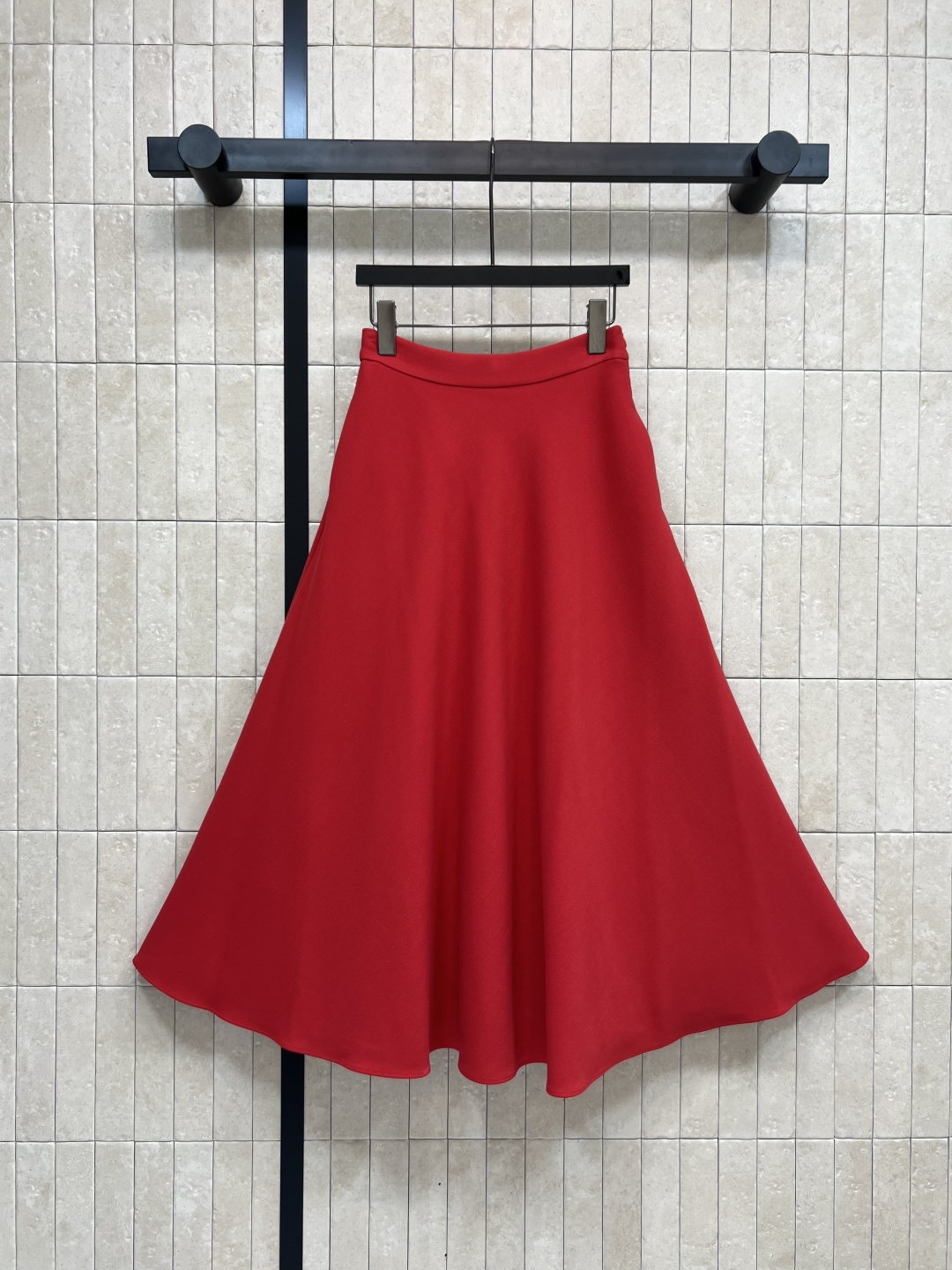 NO:477656,D Home 25 early autumn new style red suit jacket + skirt neckline stand collar single-breasted design to modify neck lines puff short-sleeved top age-reducing and sweet short design underwear skirt sweet and elegant temperament essential items for dates and parties A series of matching upper body age-reducing and showing temperament One color three-code SML,,dior, skirts, jackets & coats,T-shirt,business suit,alexander wang19860909D家 25早秋新款 红色西装外套+半身裙 领口立领单排扣设计修饰脖颈线条 泡泡短袖小上衣 减龄又甜美 短款设计下搭裙子 甜美优雅气质 约会聚会必备单品 一系列搭配上身减龄又显气质 一色三码 SML,,dior,skirts,jackets & coats,T-shirt,business suit,alexander wang,Women's clothing