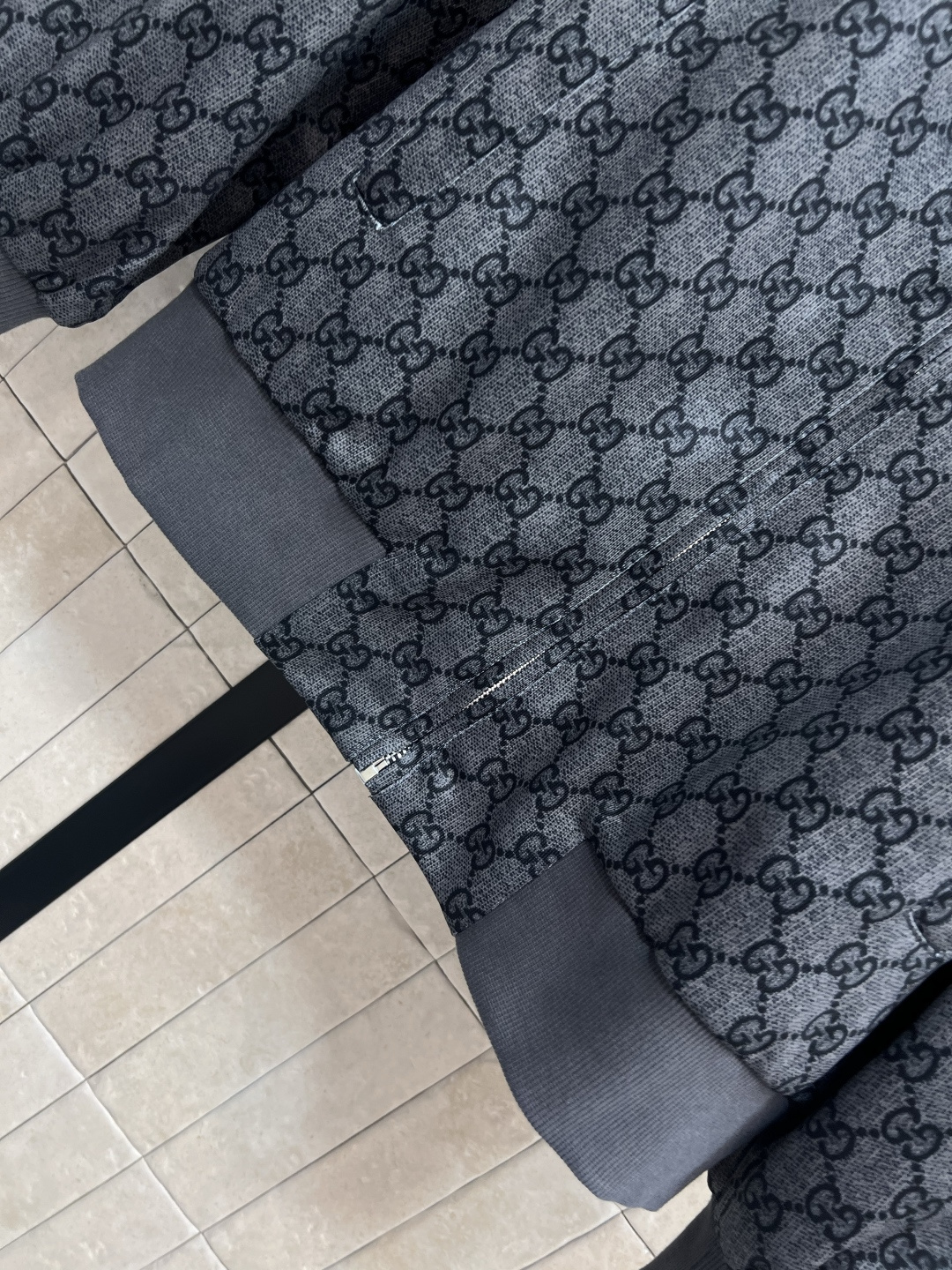 G家 25早秋新款 双G提花休闲运动套装 立领拉链外套+高腰短裤 拉链内里红色织带拼接装饰 简约吸睛又高