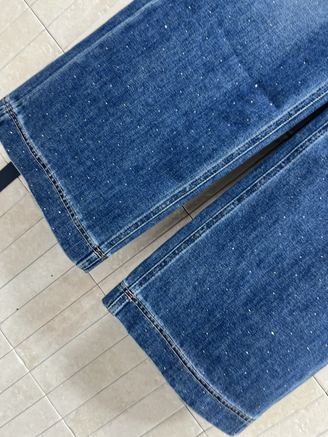 小香家 25早秋新款 豹纹腰带牛仔阔腿裤 复古洗水面料纯棉材质上身亲肤舒适 高腰阔腿版型轻松 掩盖腿部瑕