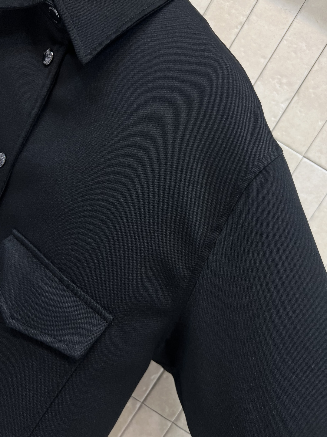 D家 25秋冬新款 羊毛翻领衬衫外套+菱格马甲棉服 超级好看的组合 logo胶牌点缀 没有搭配烦恼 穿上