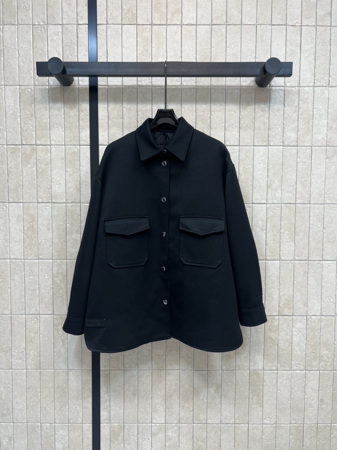 NO:479369,D Home 25 autumn and winter new style wool lapel shirt jacket + diamond vest cotton jacket Super beautiful combination logo rubber brand embellishment No matching worries, it can be sweet and cool when worn, casual with a hint of fashionable feeling, neat and generous, a set of matching looks fashionable, one color and three codes SML,,dior, jackets & coats,shirts,alexander wang19860909D家 25秋冬新款 羊毛翻领衬衫外套+菱格马甲棉服 超级好看的组合 logo胶牌点缀 没有搭配烦恼 穿上就可甜可飒 休闲中带有一丝时髦感 利落大方 一套搭配穿出时髦范 一色三码 SML,,dior,jackets & coats,shirts,alexander wang,Women's clothing