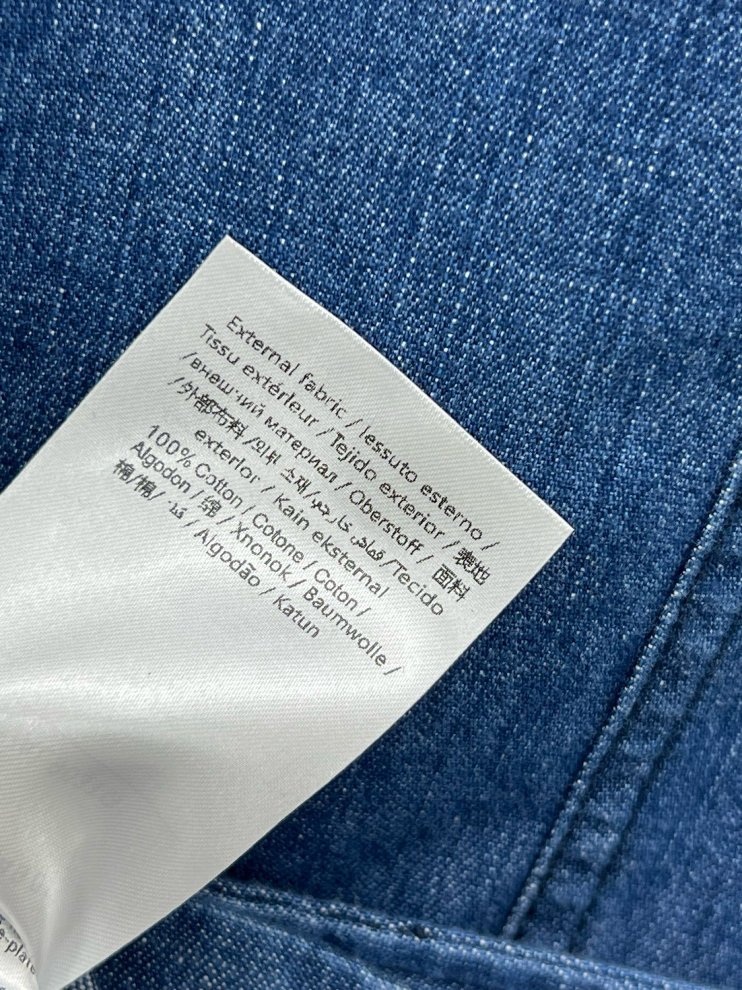 V家 25早秋新款 牛仔工装风设计多口袋外套 帅气不失优雅气质 又飒又美 上身真的太可了 工装对称口袋装