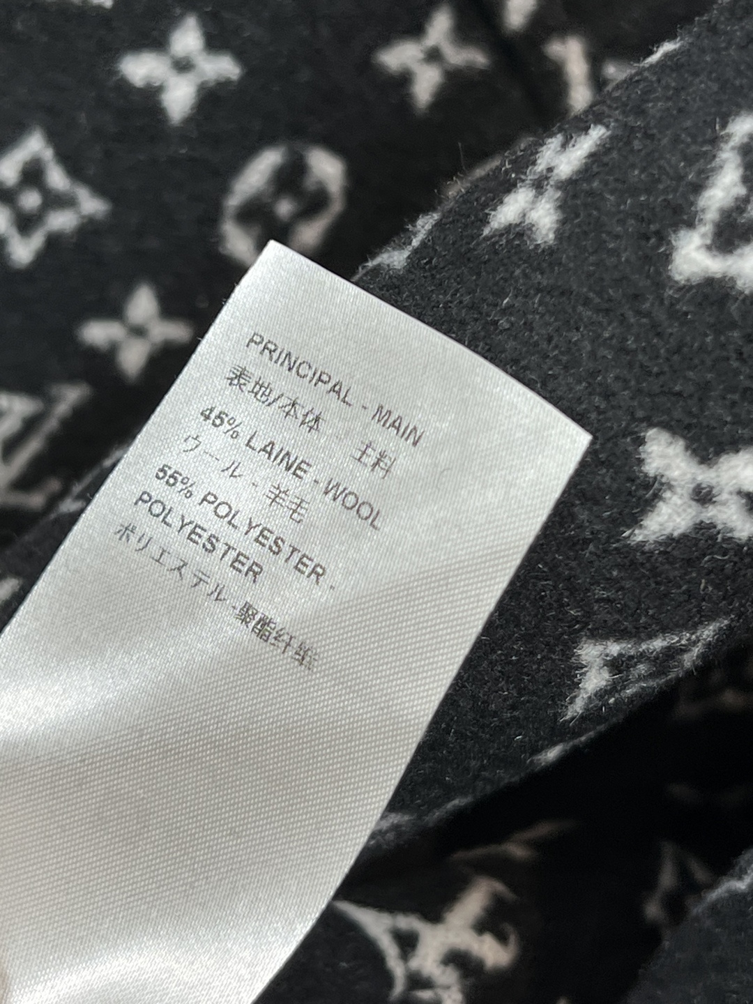 L家 25早秋新款 老花双面呢长款斗篷大衣 时尚单品彰显高定魅力 皮革包边细节 纯手工制作工艺  内里老