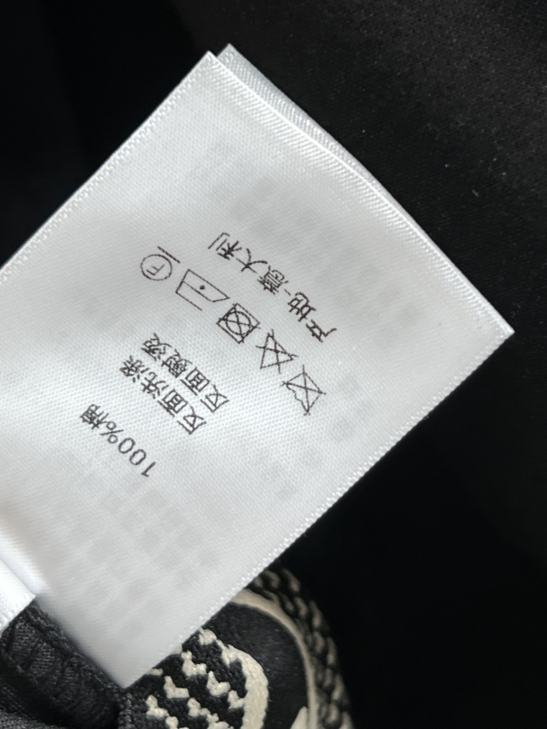 D家 25早秋新款 时髦休闲套装 连帽廓形短款卫衣+高腰卫裤 绝绝子一套搭配 经典刺绣小蜜蜂logo点辍