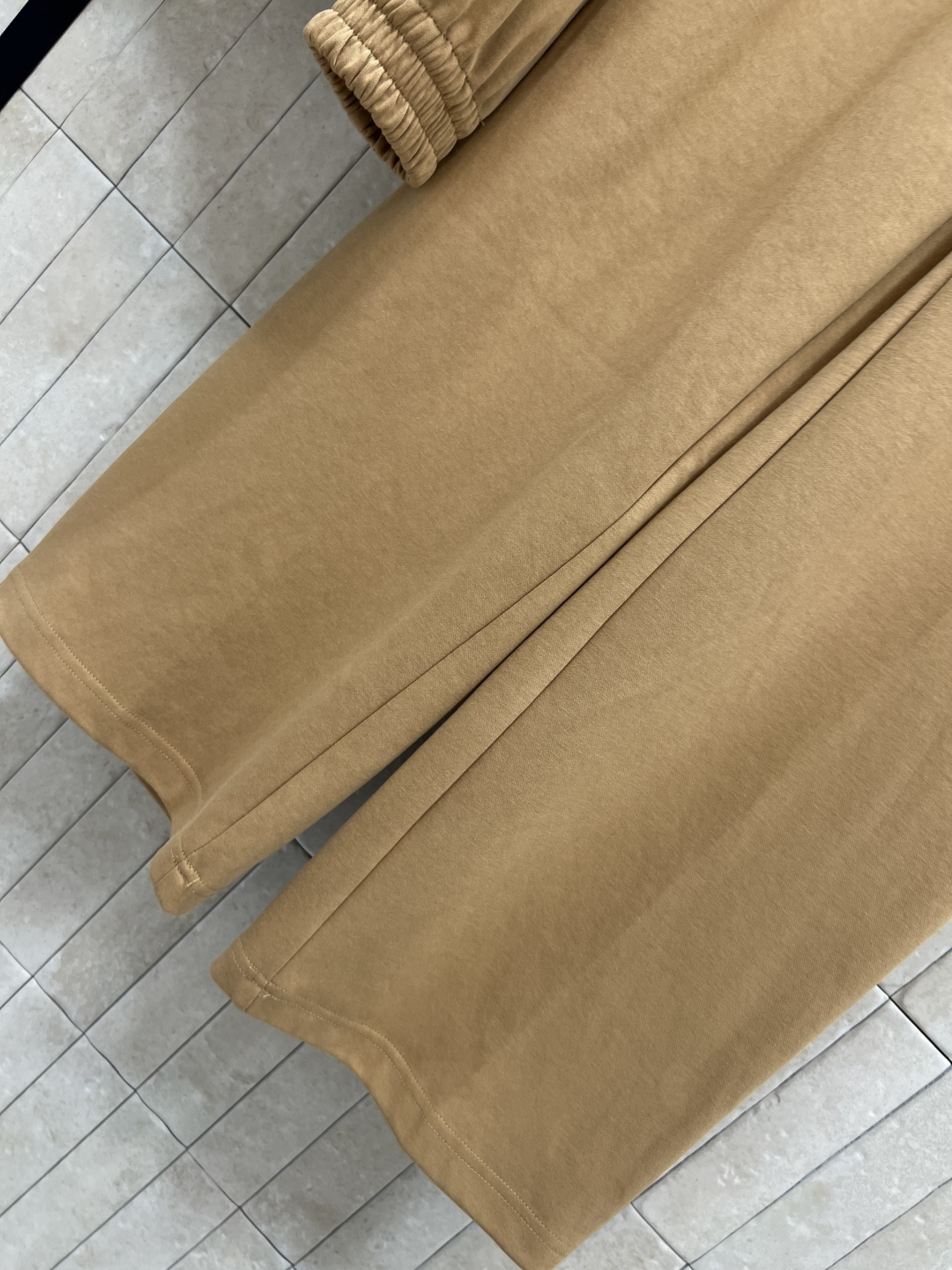 L家 25早秋新款 立领拼接老花拉链外套+高腰老花口袋休闲裤 修身且有余量 拼接Monogram老花点缀