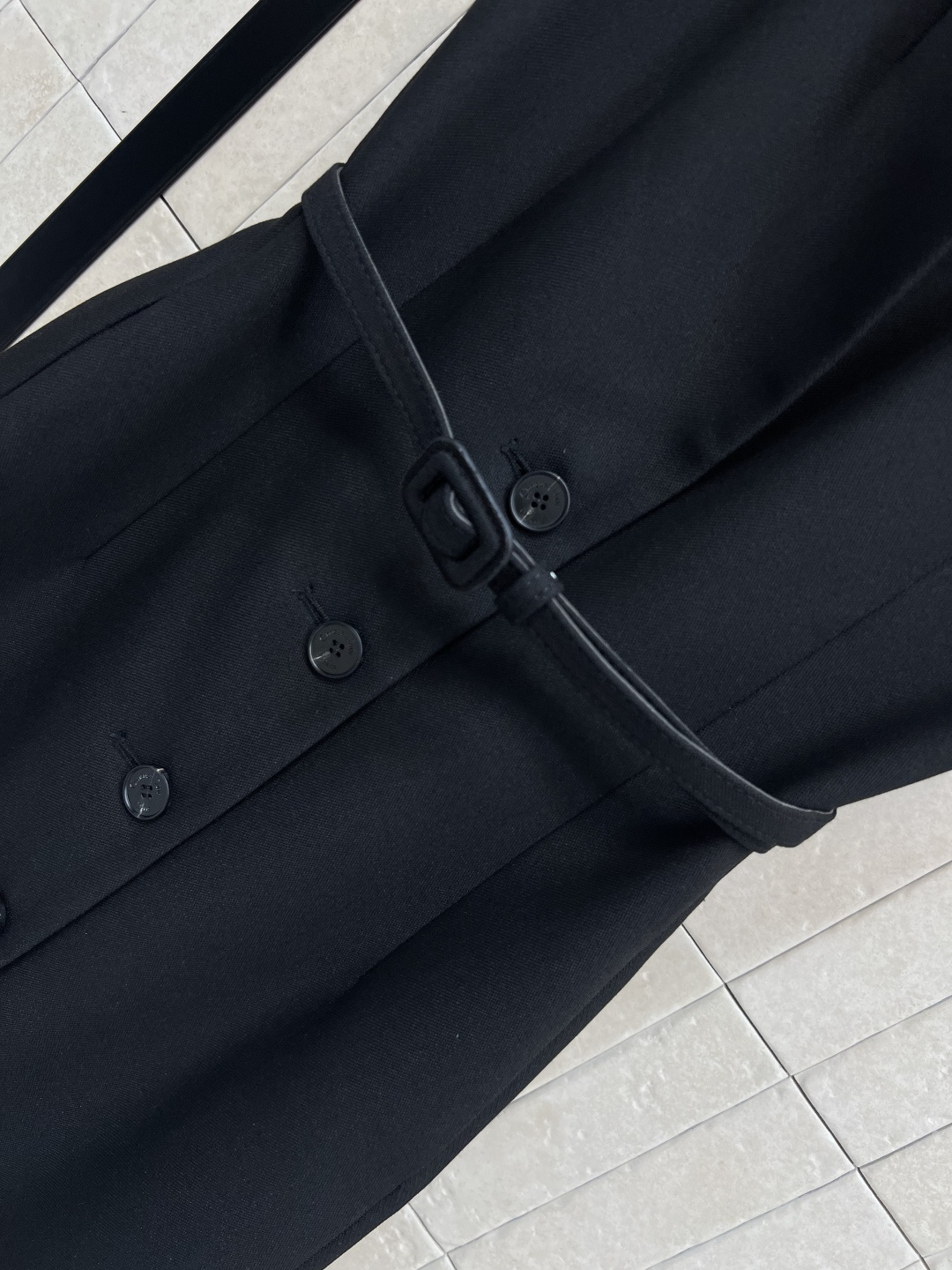 D家 25早秋新款 翻领西装无袖长款连衣裙 自带气场十足 本布腰带搭配 V翻领驳领设计 3D立体剪裁 上