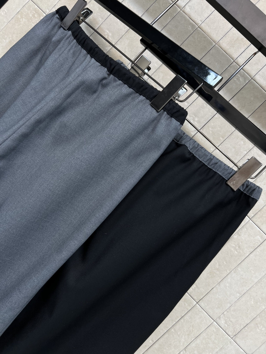 MIu家 25早秋新款 撞色高腰西装裤  刺绣品牌标志性时髦大气 显瘦显高一绝 可闭眼入的那一挂 轻松搭