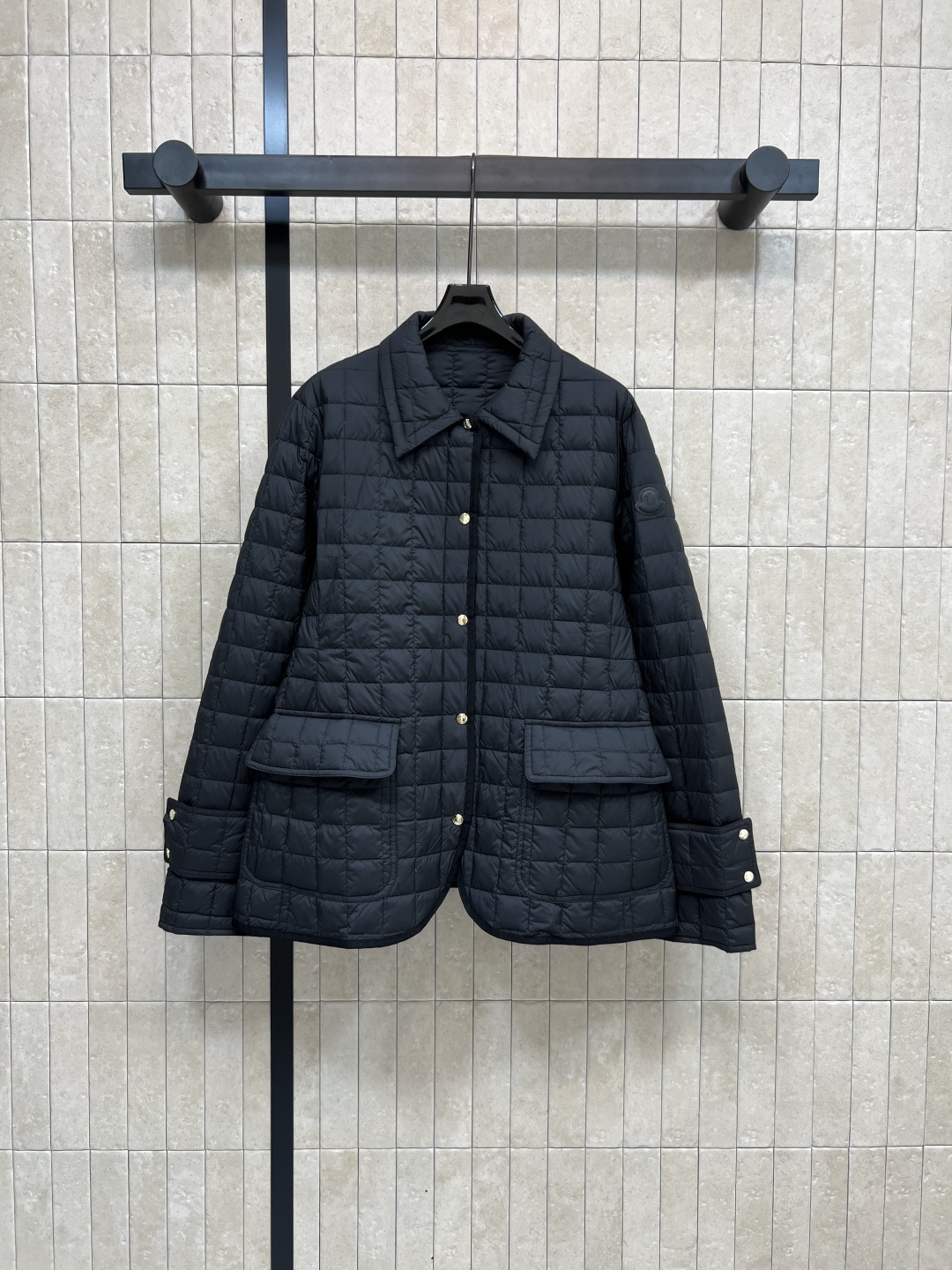 NO:483960,M Home 25 early autumn new style, plaid stitched cotton waist jacket, good warmth effect, small lapel waist jacket design, classic style, versatile and fashionable, perfect interpretation of modern and high-end temperament goddess, clamshell texture, high-end style, huge slim upper body, fashionable and warm every day when going out, three colors and four sizes,, jackets & coats, jackets & coats, alexander wang19860909M家 25早秋新款 格纹衍缝夹棉收腰外套 保暖效果很好 小翻领收腰夹克设计 经典版型百搭时髦 完美演绎摩登高级的气质女神 夹棉质感挺阔版型上身巨显瘦 日常出街时髦保暖 三色四码,,jackets & coats,jackets & coats,alexander wang,Women's clothing