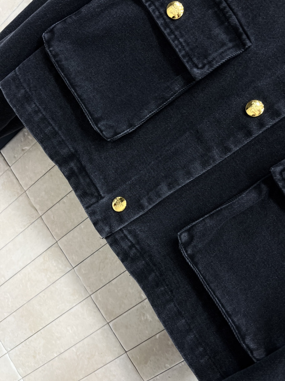 PD家25早秋新款 翻领牛仔短款夹克外套 显瘦显高没有年龄界限的牛仔外套  舒适的触感来自于进口好面料纯