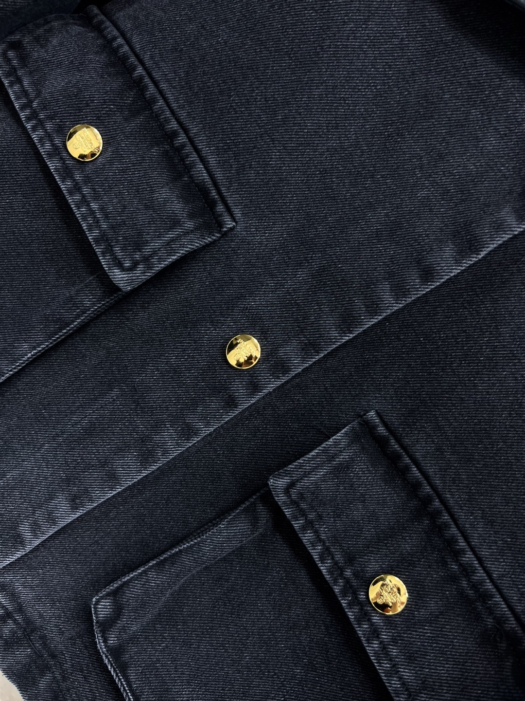 PD家25早秋新款 翻领牛仔短款夹克外套 显瘦显高没有年龄界限的牛仔外套  舒适的触感来自于进口好面料纯