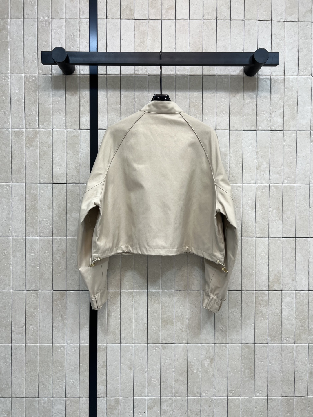 L家 25早秋新款 飞行员夹克外套 男友风的外套 帅气又有气质 立领插肩袖宽松版型 非常百搭显瘦 简单又