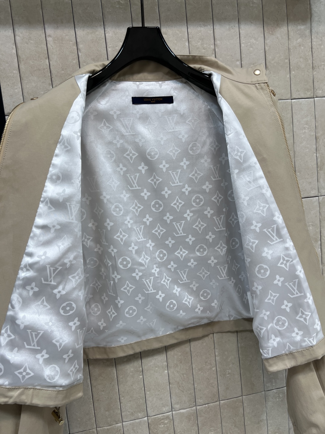 L家 25早秋新款 飞行员夹克外套 男友风的外套 帅气又有气质 立领插肩袖宽松版型 非常百搭显瘦 简单又