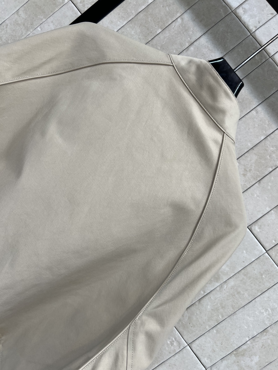 L家 25早秋新款 飞行员夹克外套 男友风的外套 帅气又有气质 立领插肩袖宽松版型 非常百搭显瘦 简单又