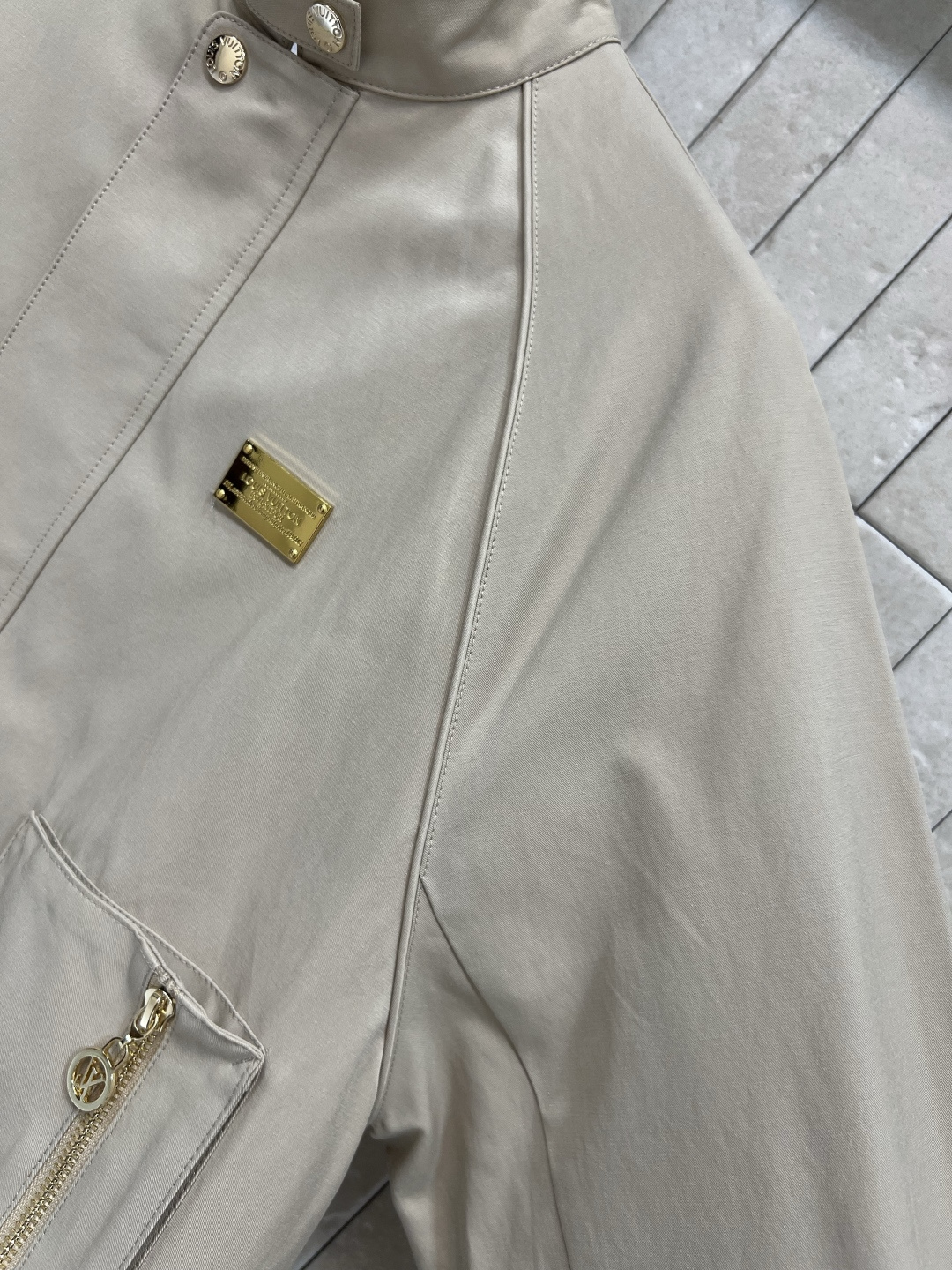 L家 25早秋新款 飞行员夹克外套 男友风的外套 帅气又有气质 立领插肩袖宽松版型 非常百搭显瘦 简单又