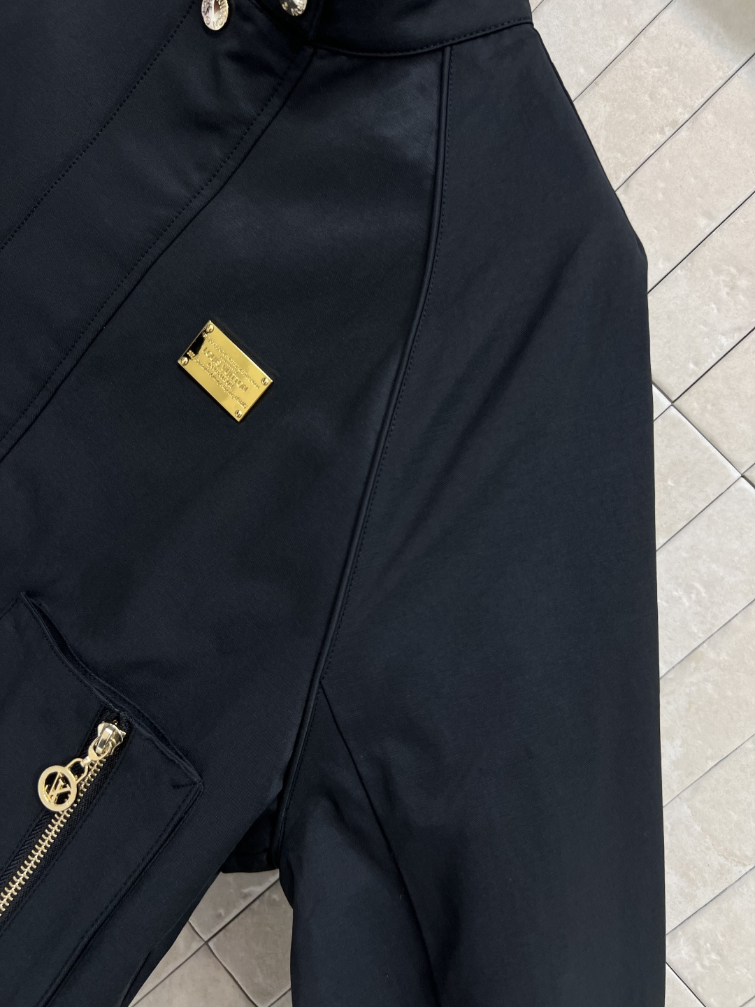 L家 25早秋新款 飞行员夹克外套 男友风的外套 帅气又有气质 立领插肩袖宽松版型 非常百搭显瘦 简单又