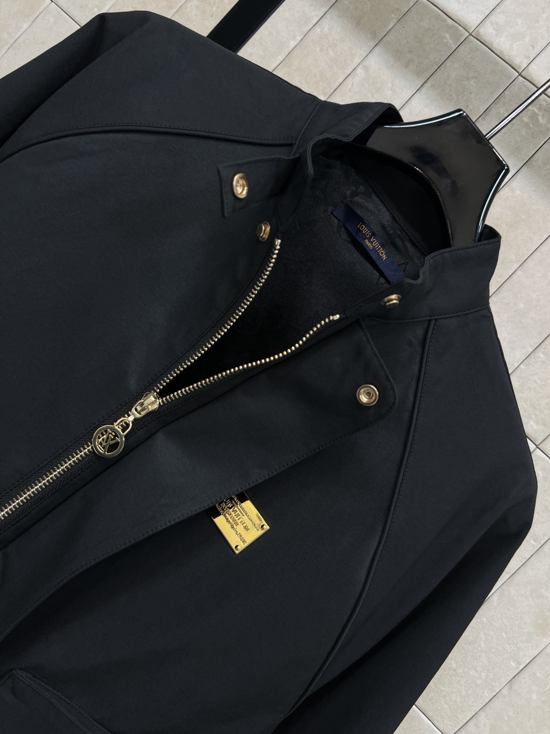 L家 25早秋新款 飞行员夹克外套 男友风的外套 帅气又有气质 立领插肩袖宽松版型 非常百搭显瘦 简单又